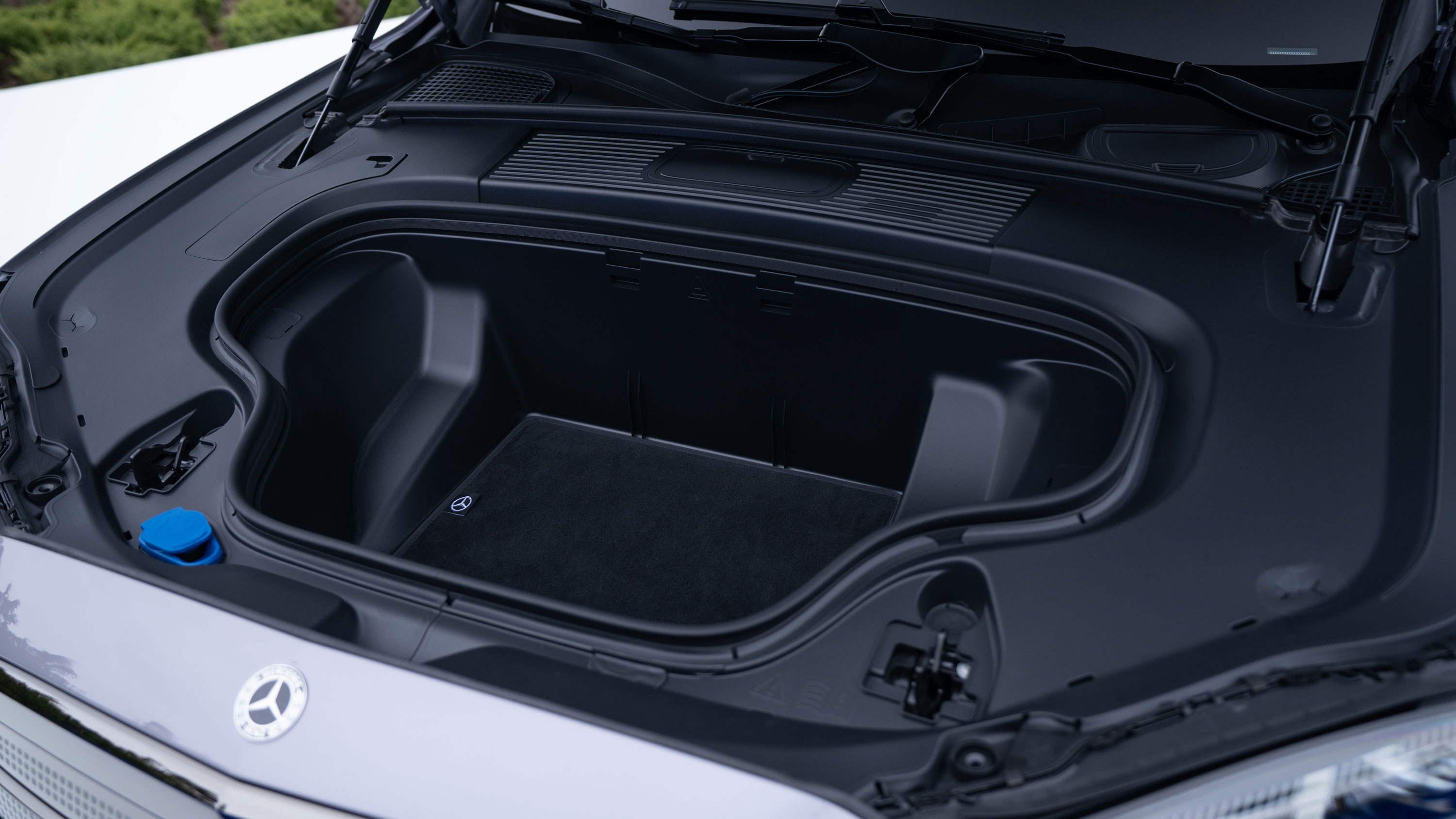 Mercedes C-Class Electric - front boot