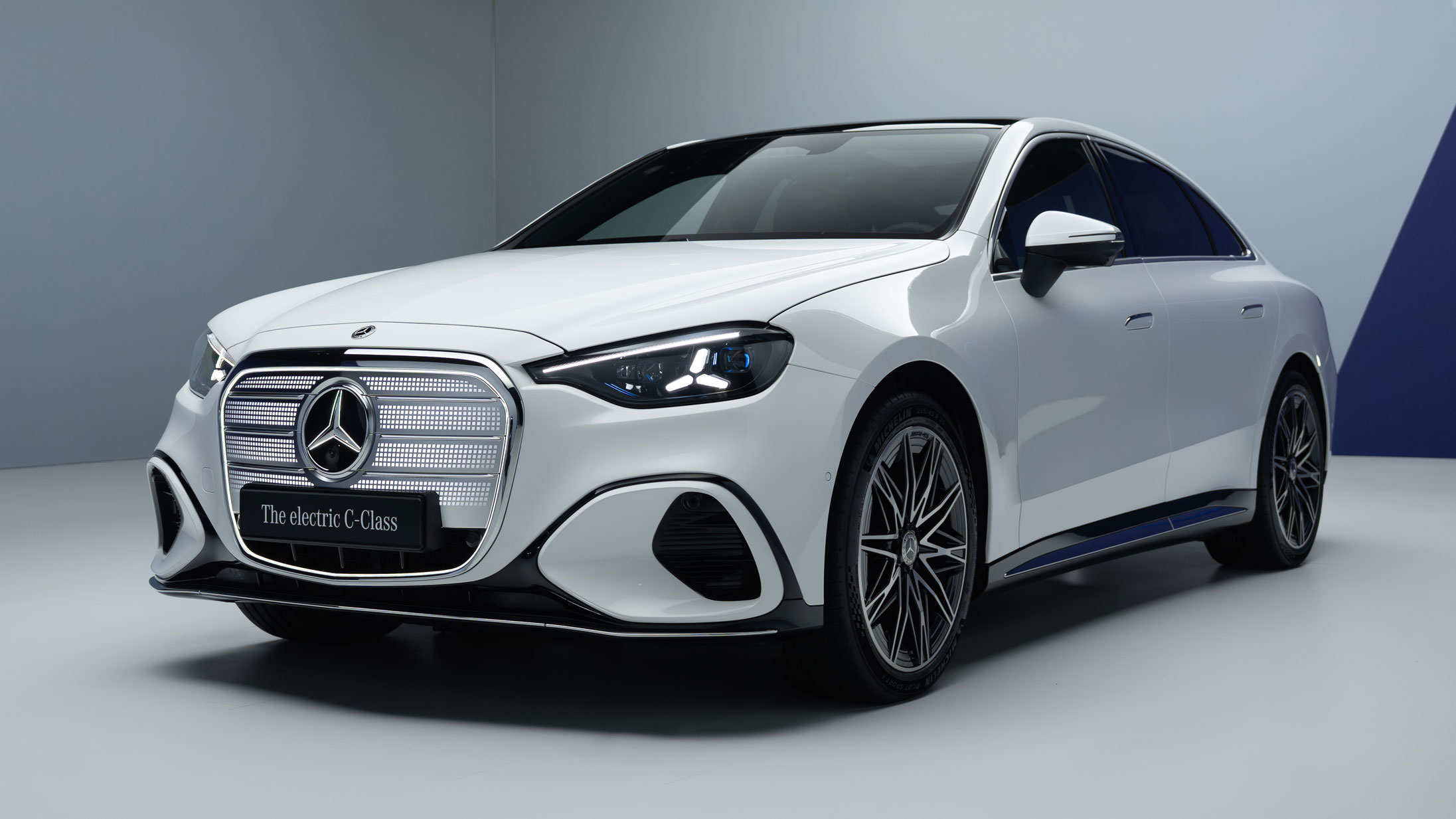 Mercedes C-Class Electric - front studio