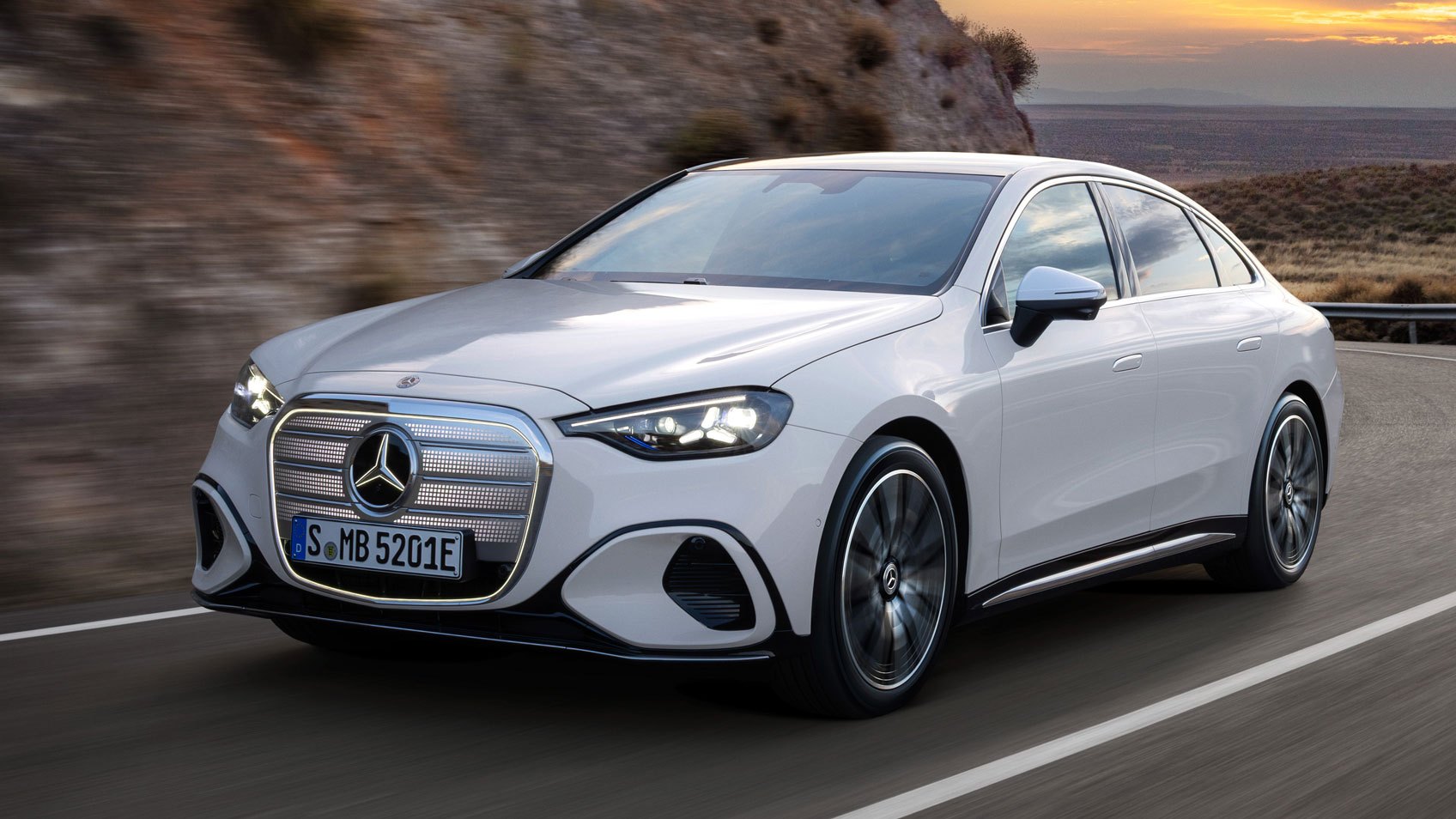Mercedes C-Class Electric - front action