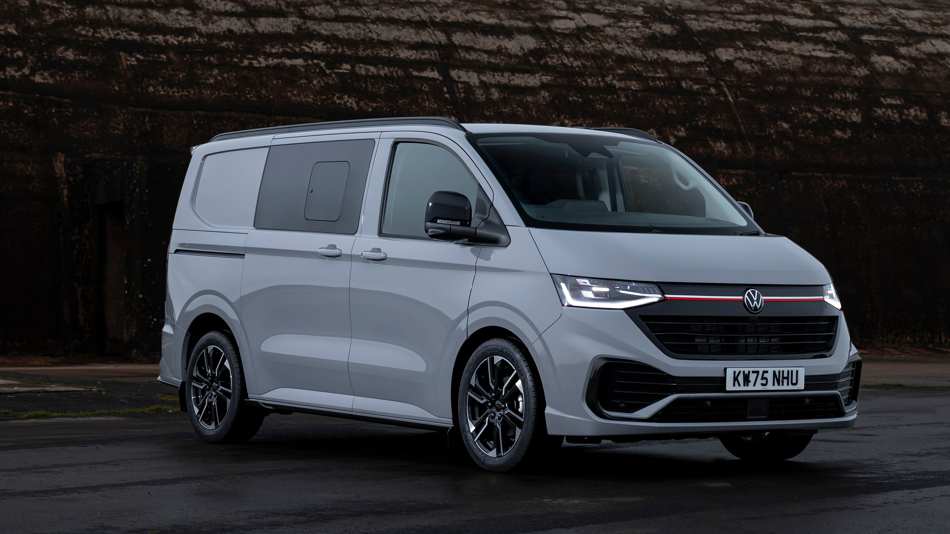 Volkswagen Transporter Sportline UK front