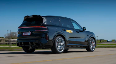New Zeekr 8X plug-in hybrid - rear tracking