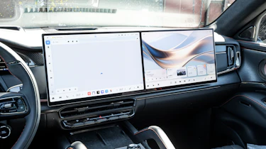 New Zeekr 8X plug-in hybrid - infotainment screen