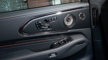 New Zeekr 8X plug-in hybrid - door controls, speaker and seat heating functions