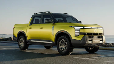 Nissan Frontier Pro hybrid - front angled