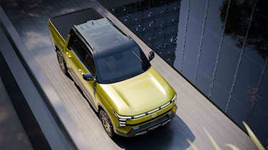 Nissan Frontier Pro hybrid - front overhead