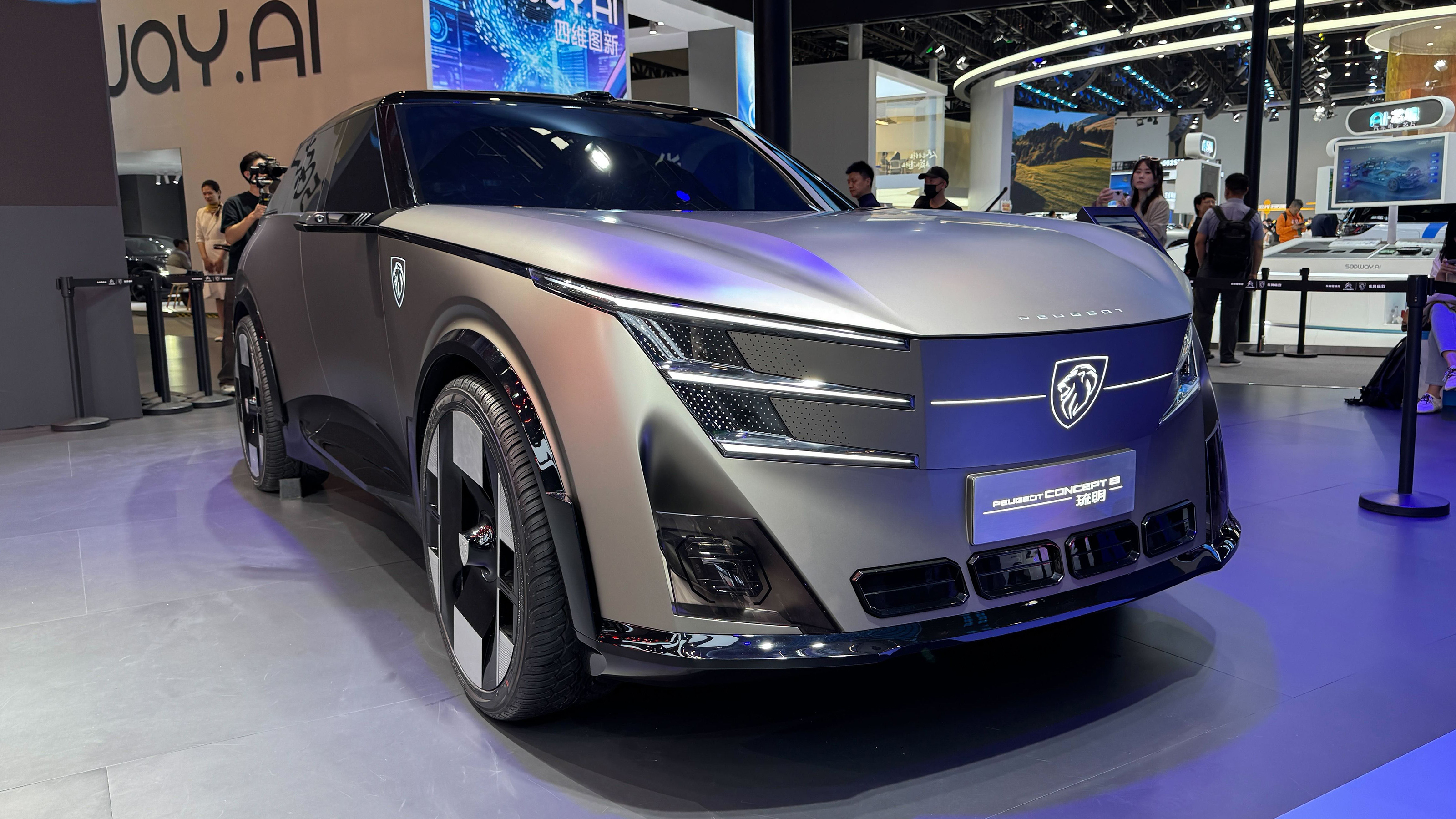 Peugeot Concept 8 - front angled