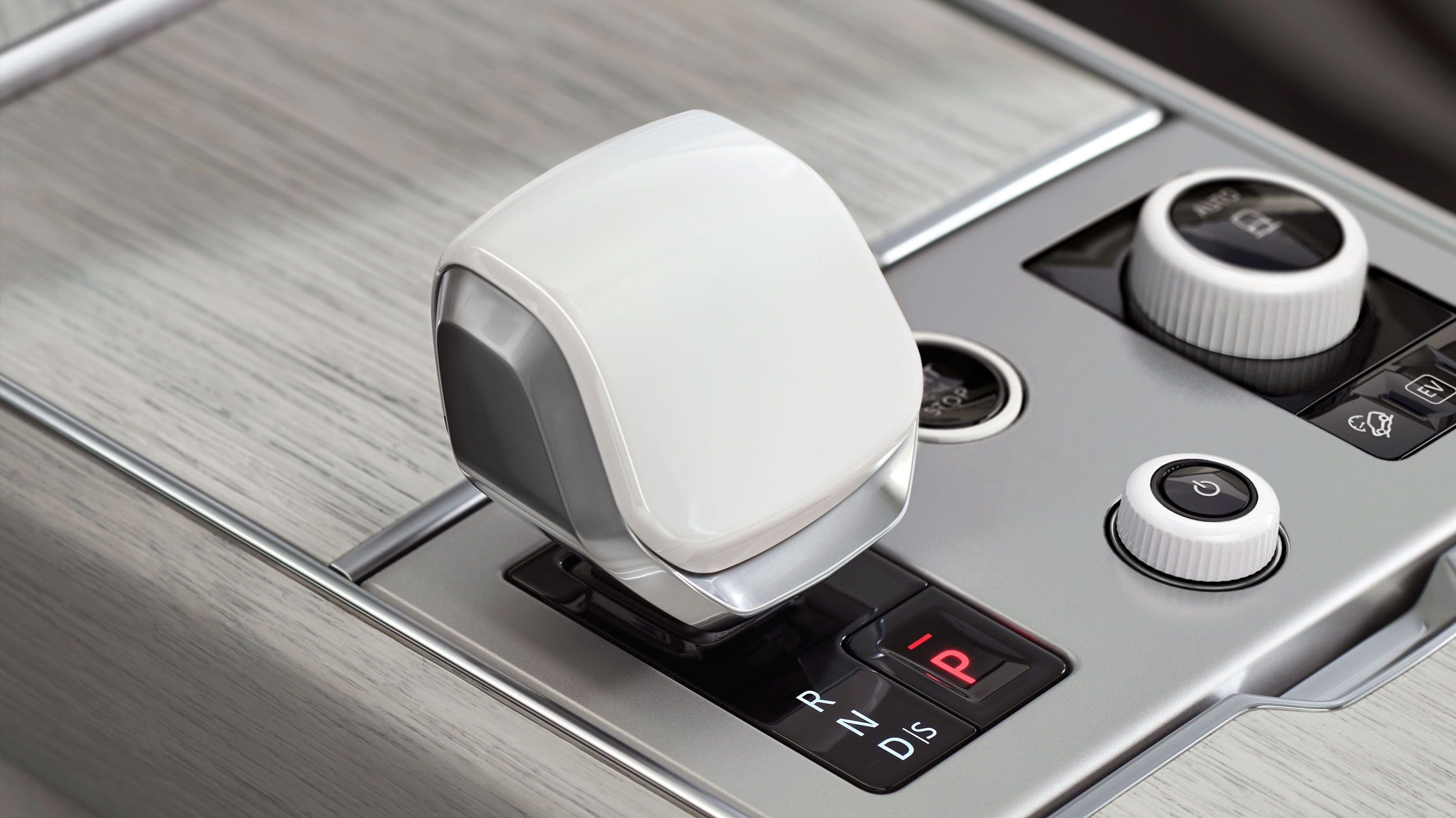 Range Rover SV Ultra - transmission