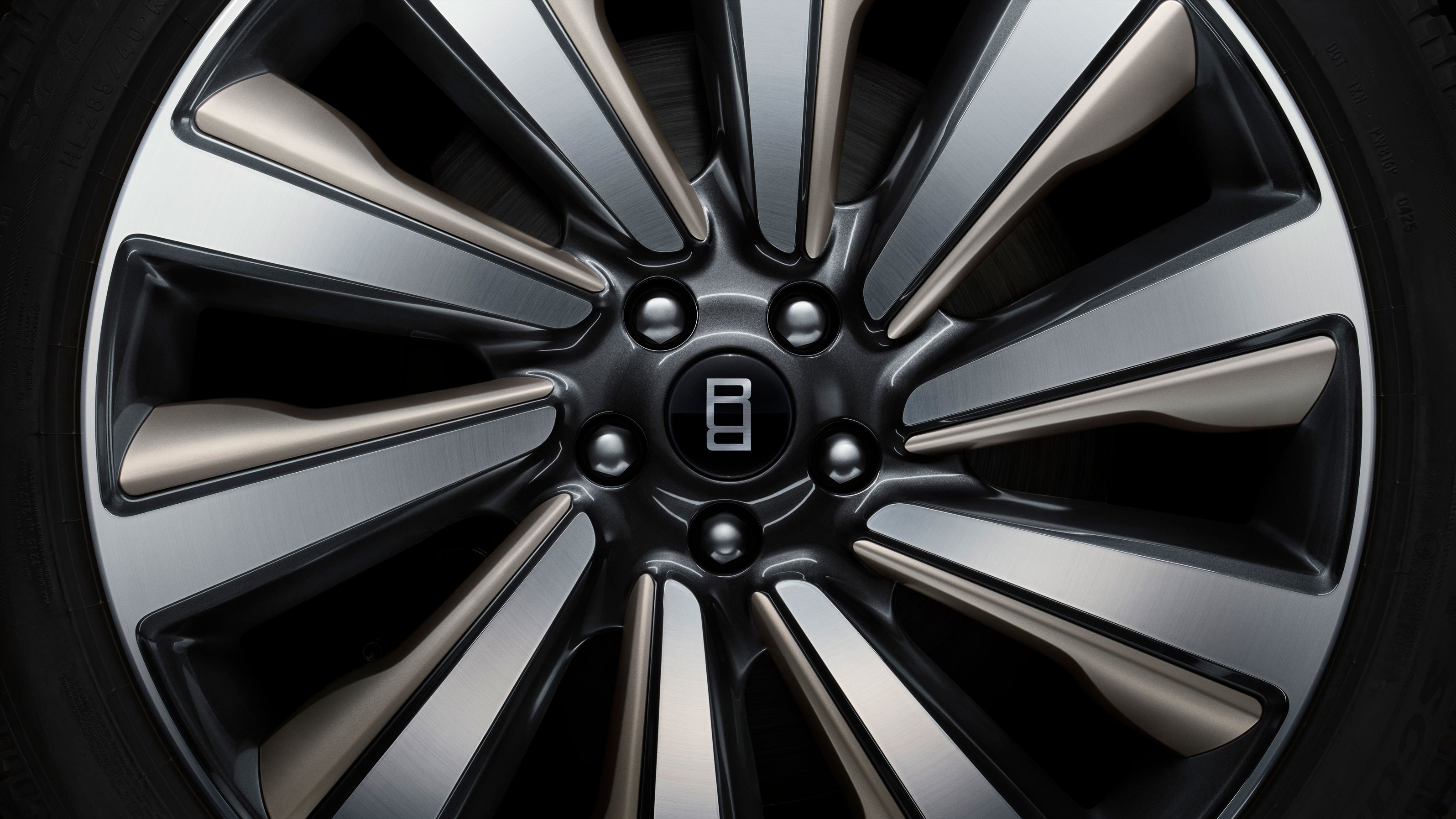 Range Rover SV Ultra - wheel