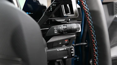 Renault Austral 2026 - gear selector and stalks