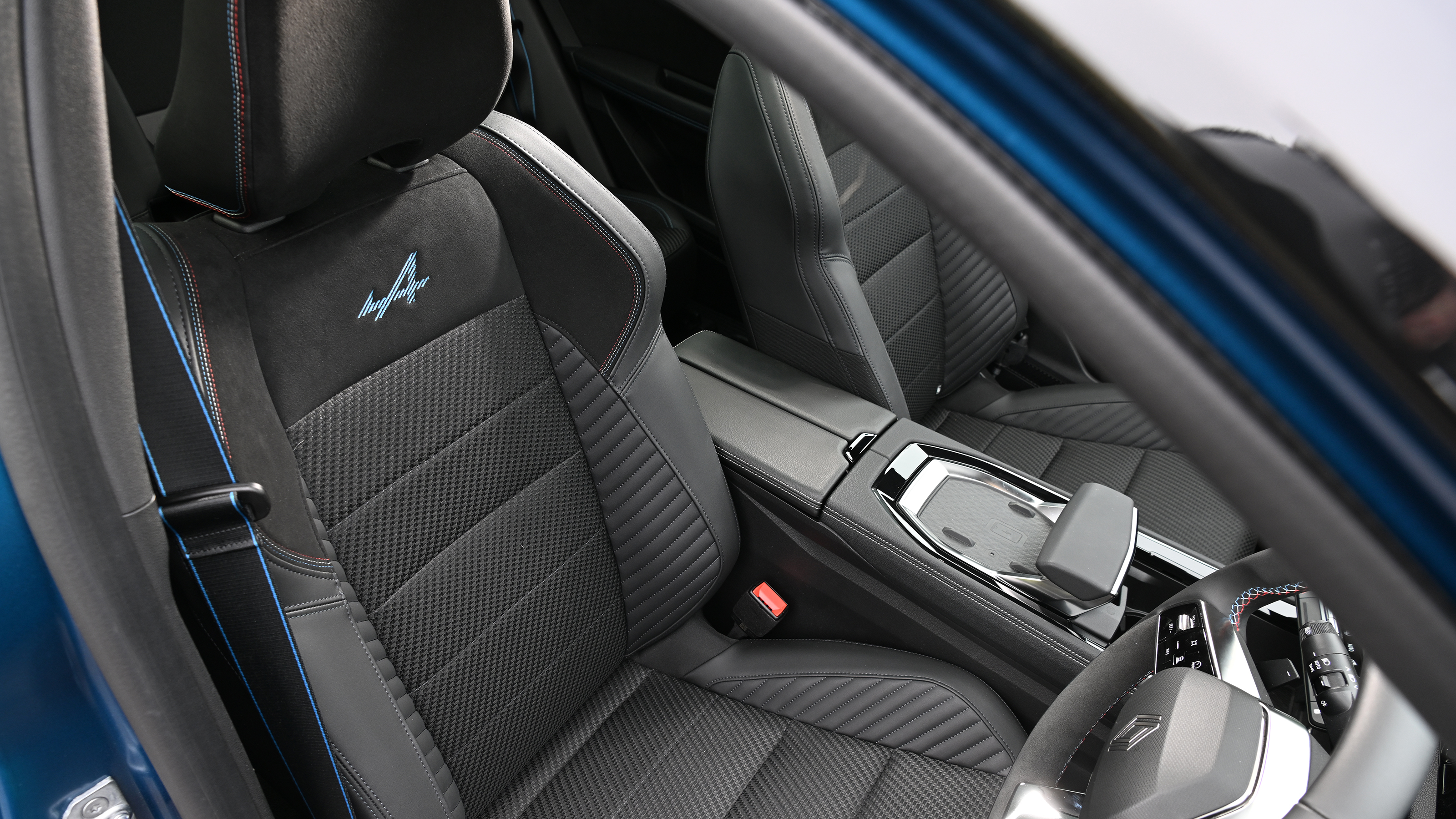 Renault Austral 2026 - front seats 