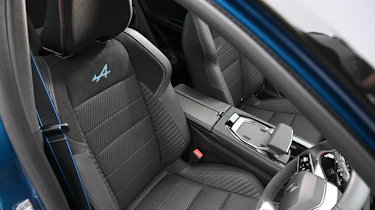 Renault Austral 2026 - front seats