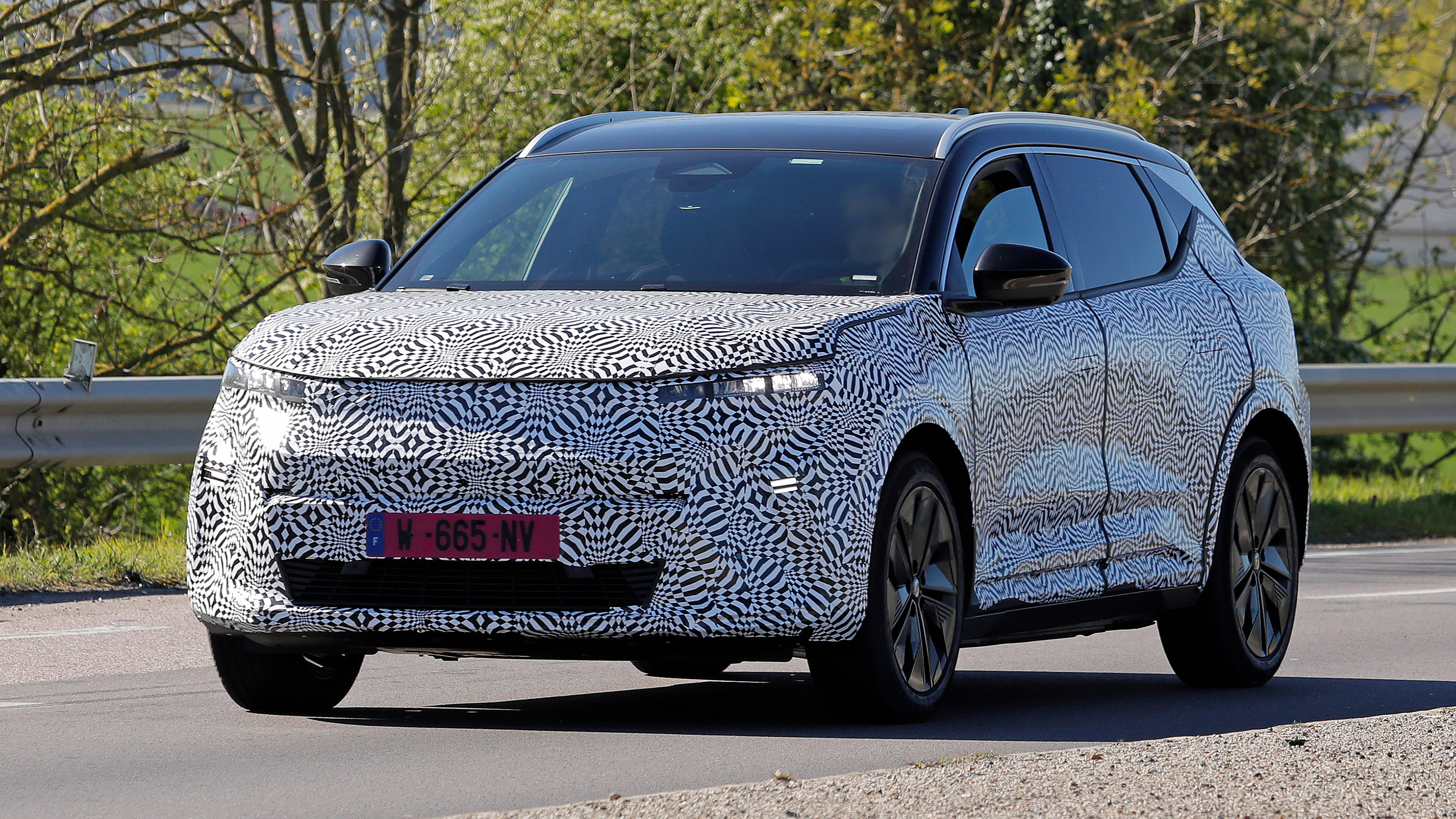 Renault Scenic facelift (camouflaged) - front