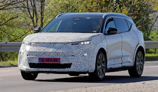Renault Scenic facelift (camouflaged) - front
