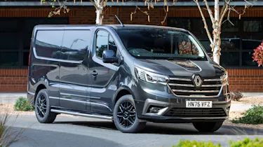 Renault Trafic Graphite Edition - front