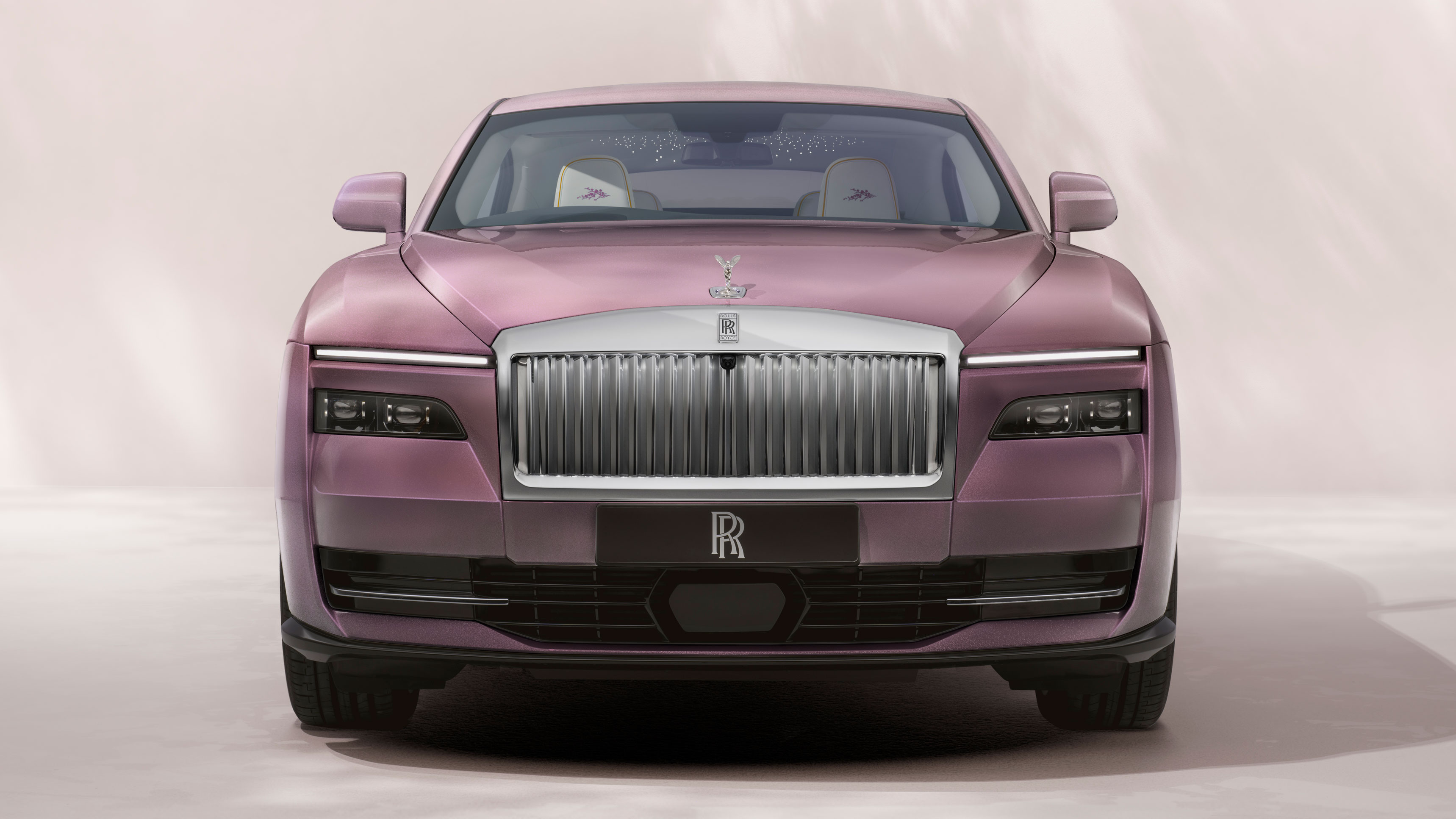 Rolls-Royce Spectre full front