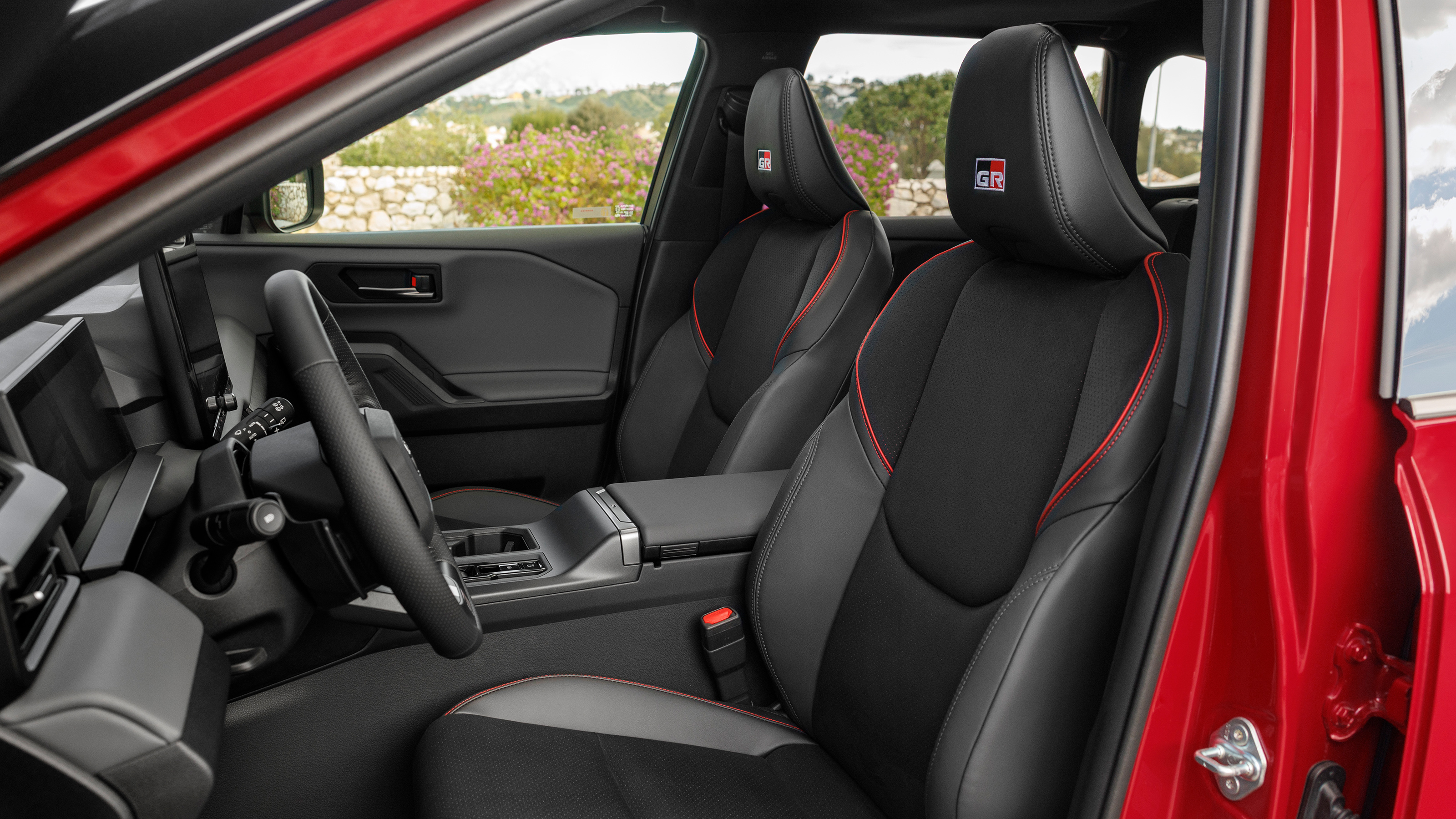 Toyota RAV4 - front seats