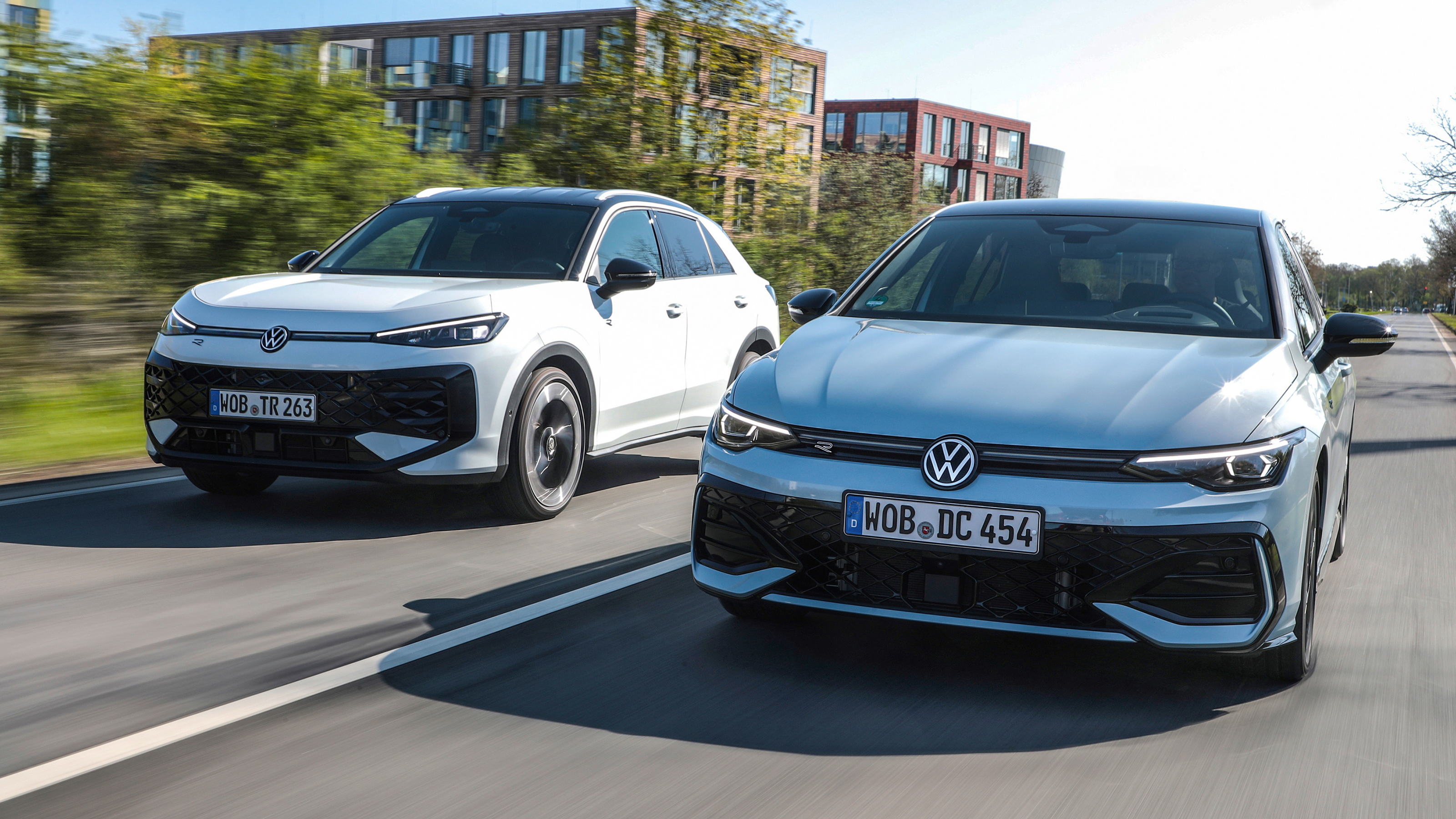 VW Golf and T-Roc full-hybrid - dynamic