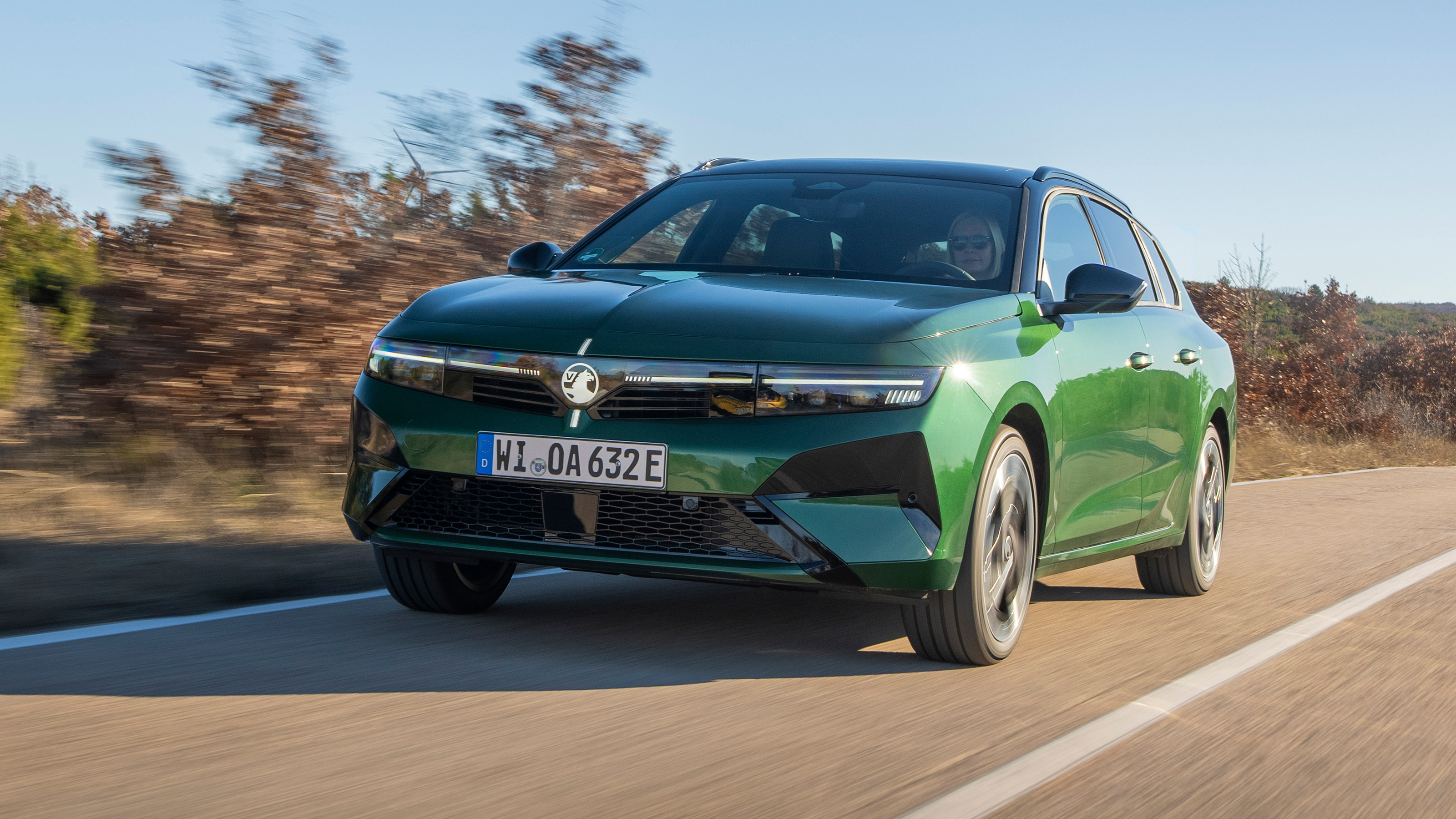 Vauxhall Astra Sports Tourer Electric - front tracking