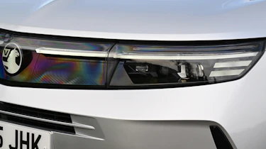 Vauxhall Grandland Hybird - front headlight