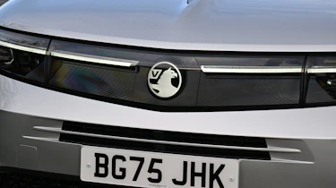 Vauxhall Grandland Hybird - illuminated grille and Vauxhall badge