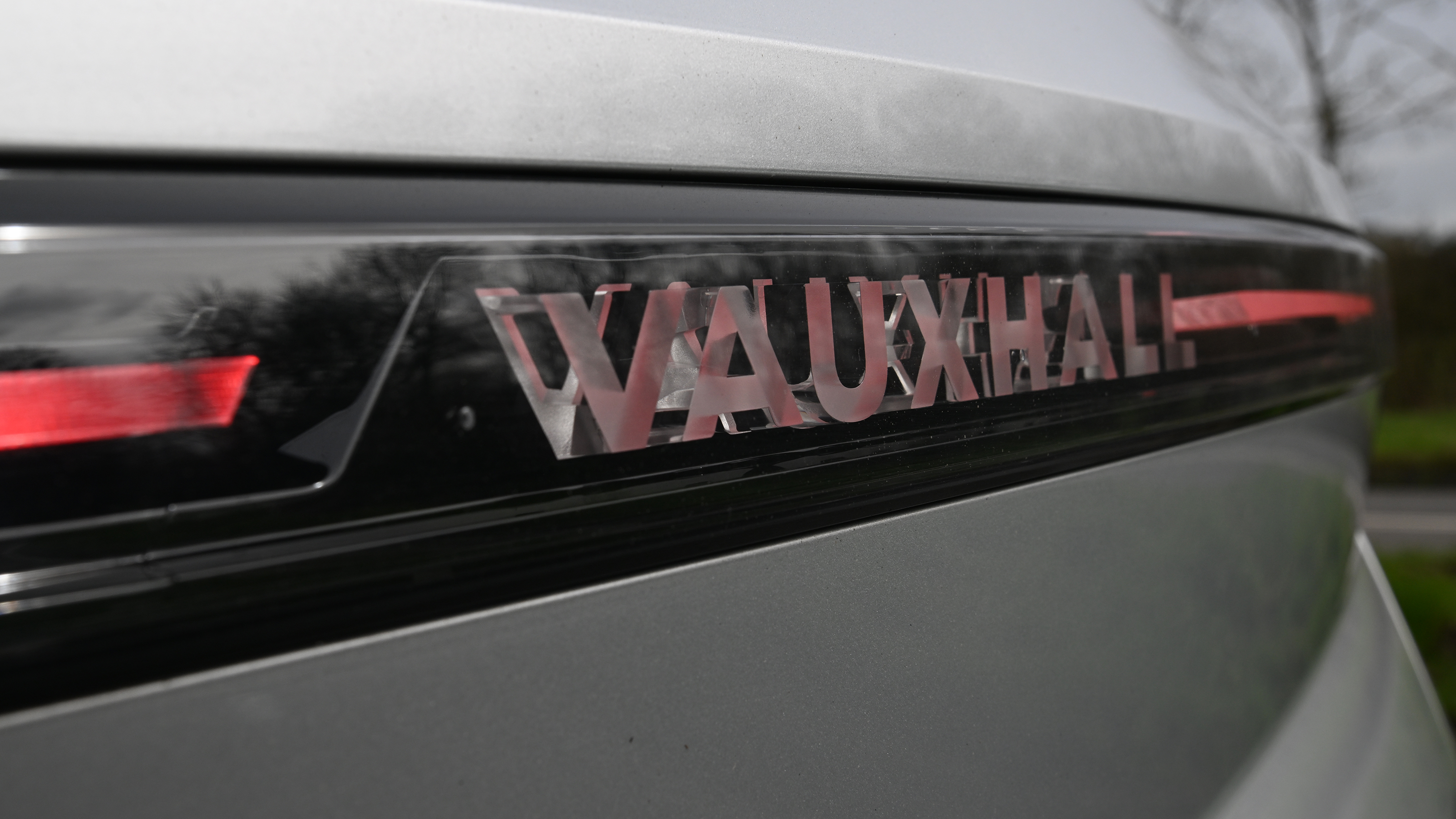 Vauxhall Grandland Hybird - rear illuminated Vauxhall badge 