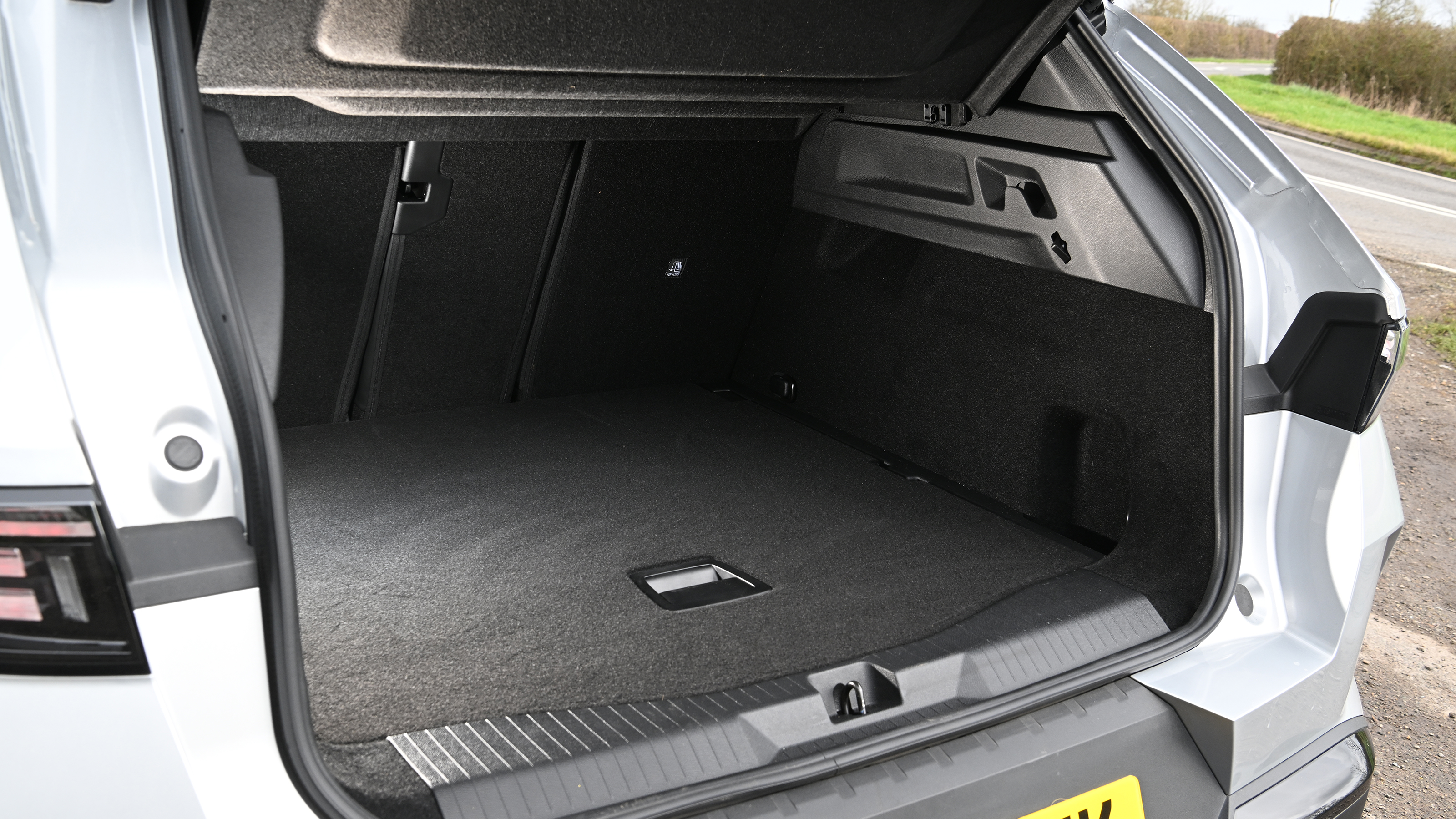 Vauxhall Grandland Hybird - boot