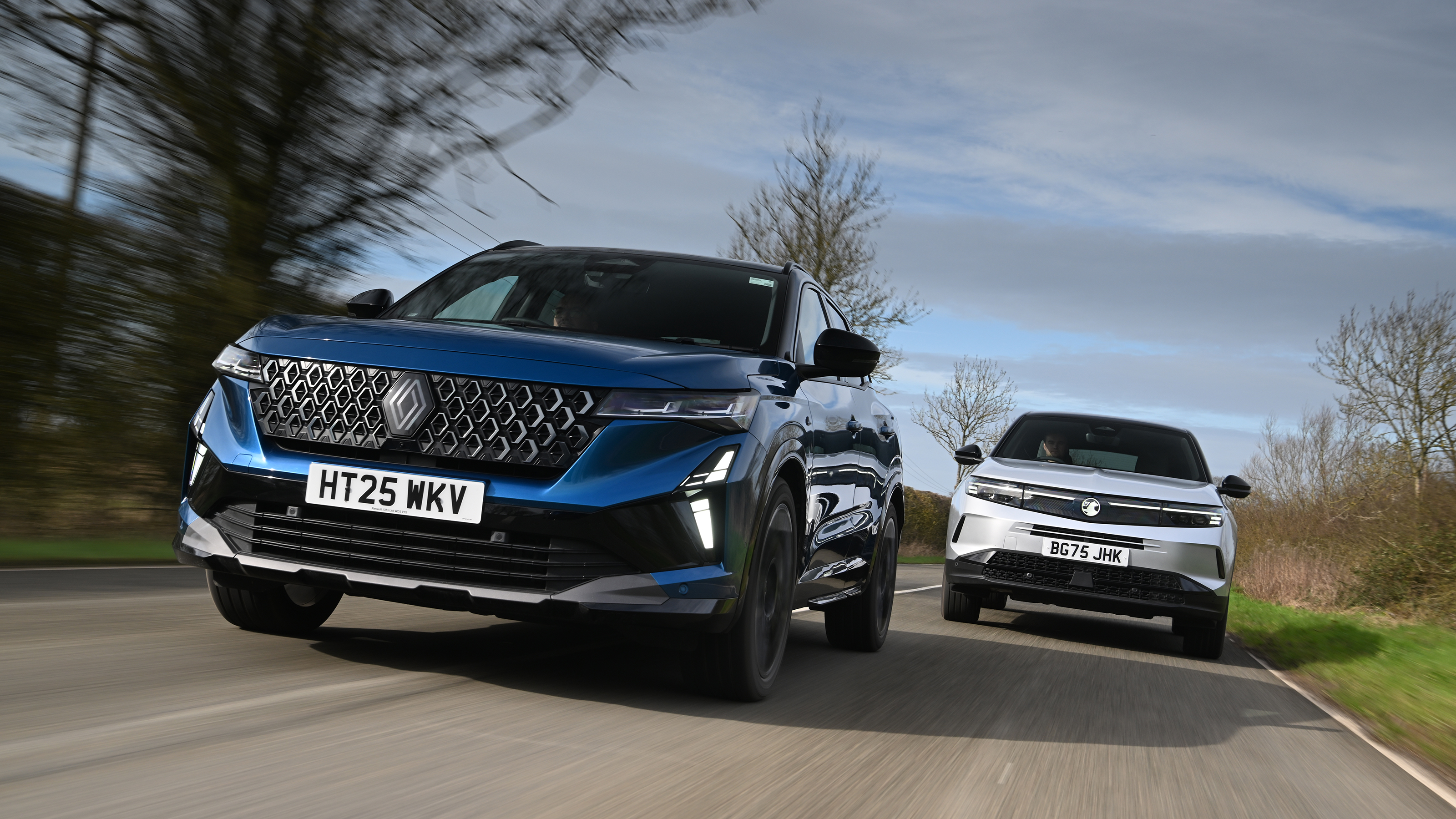 Vauxhall Grandland and Renault Austral - front tracking, header image 