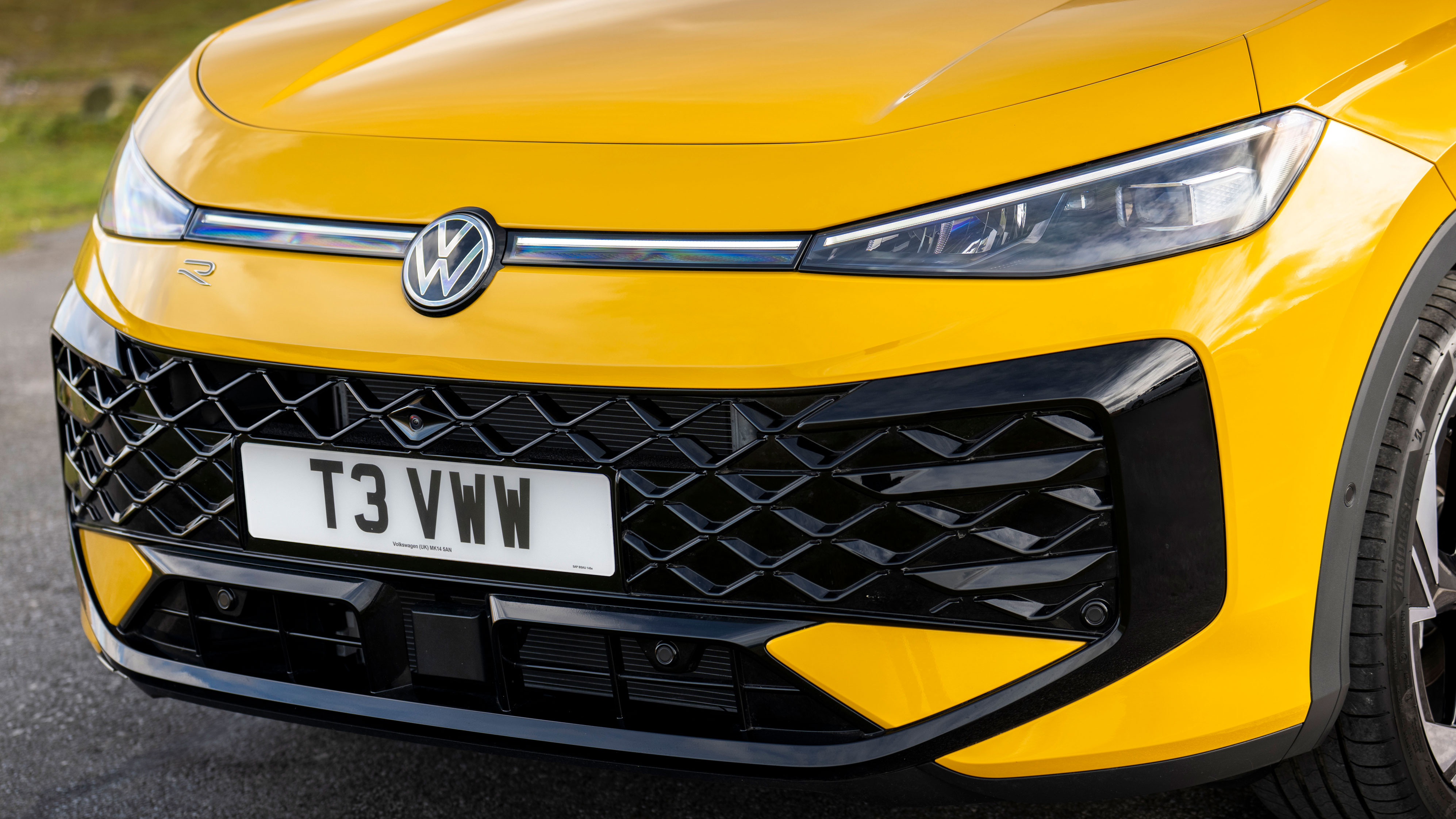 Volkswagen T-Roc R-Line - front lights