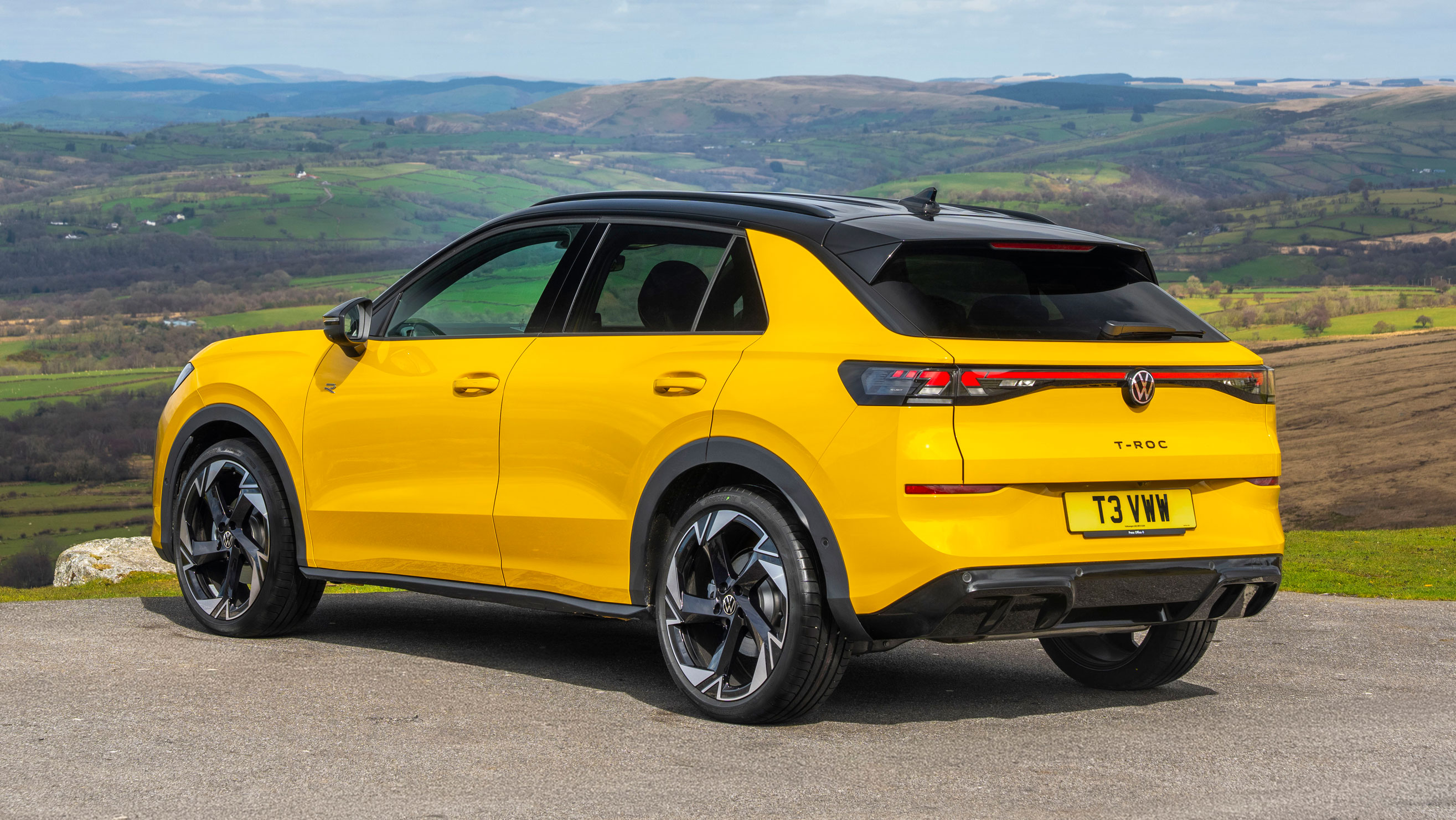 Volkswagen T-Roc R-Line - rear static
