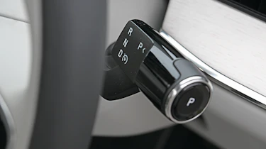 Volvo ES90 - drive selector