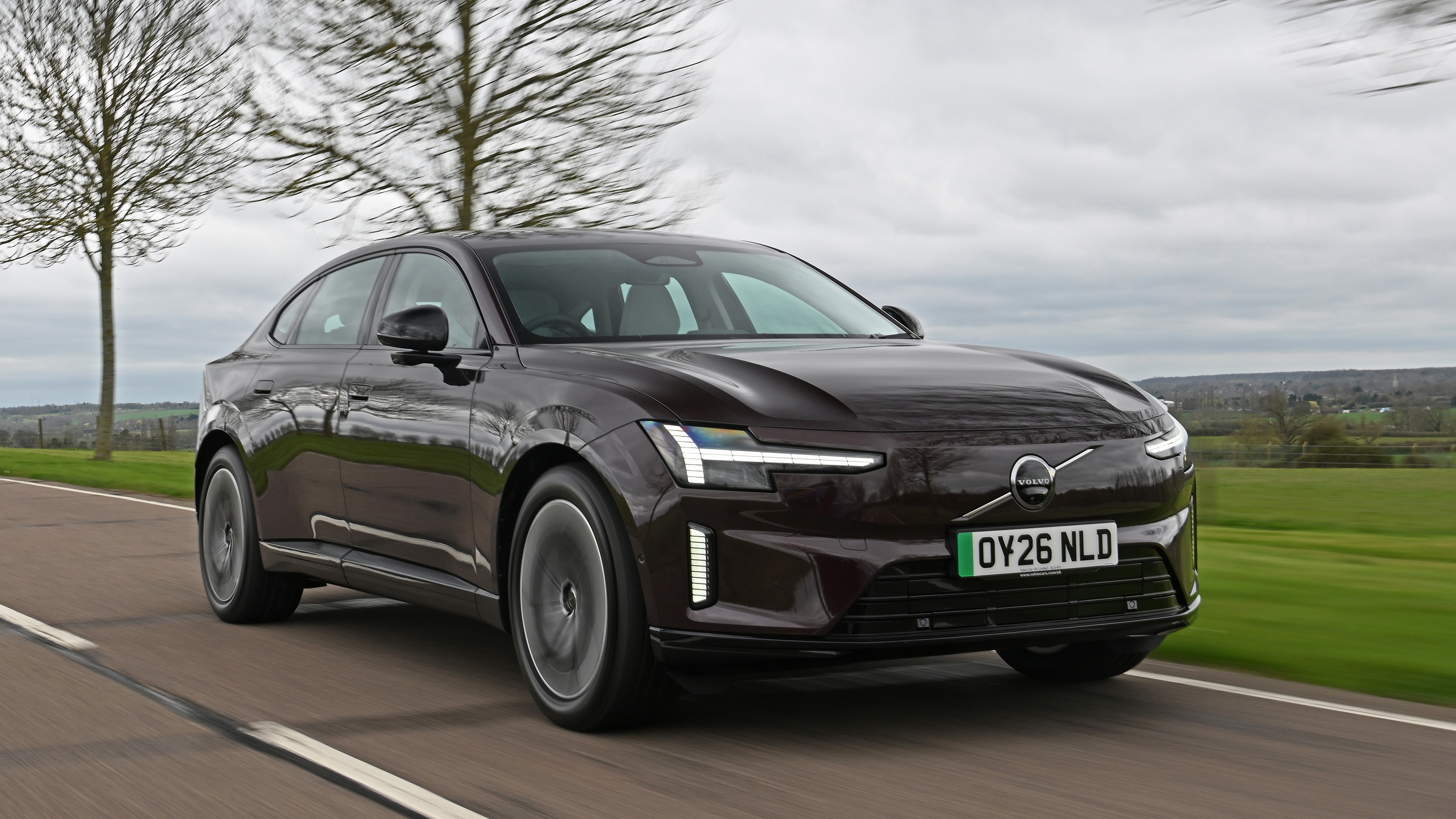 Volvo ES90 - front tracking 