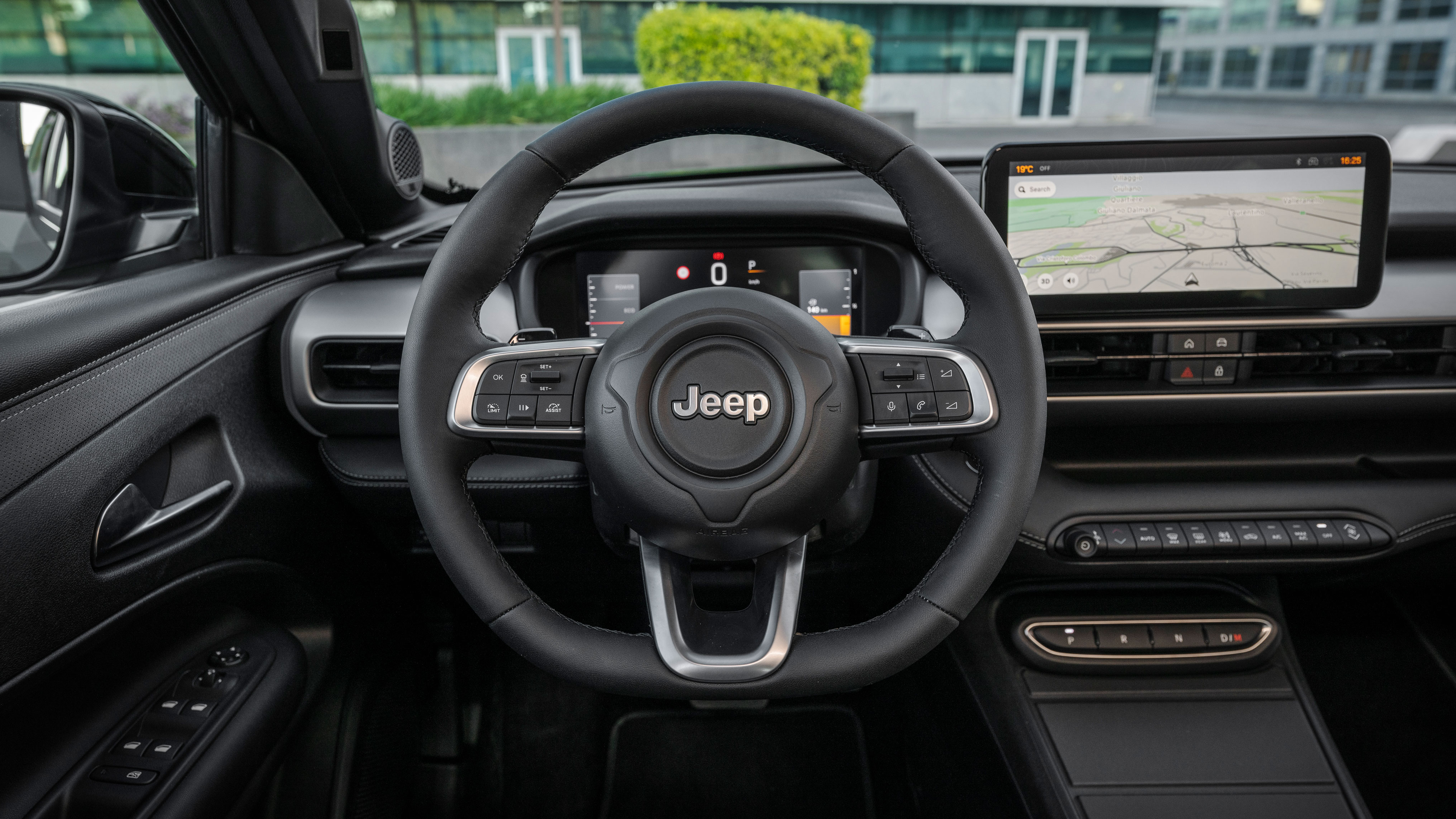 Jeep Avenger 85th Anniversary - dash