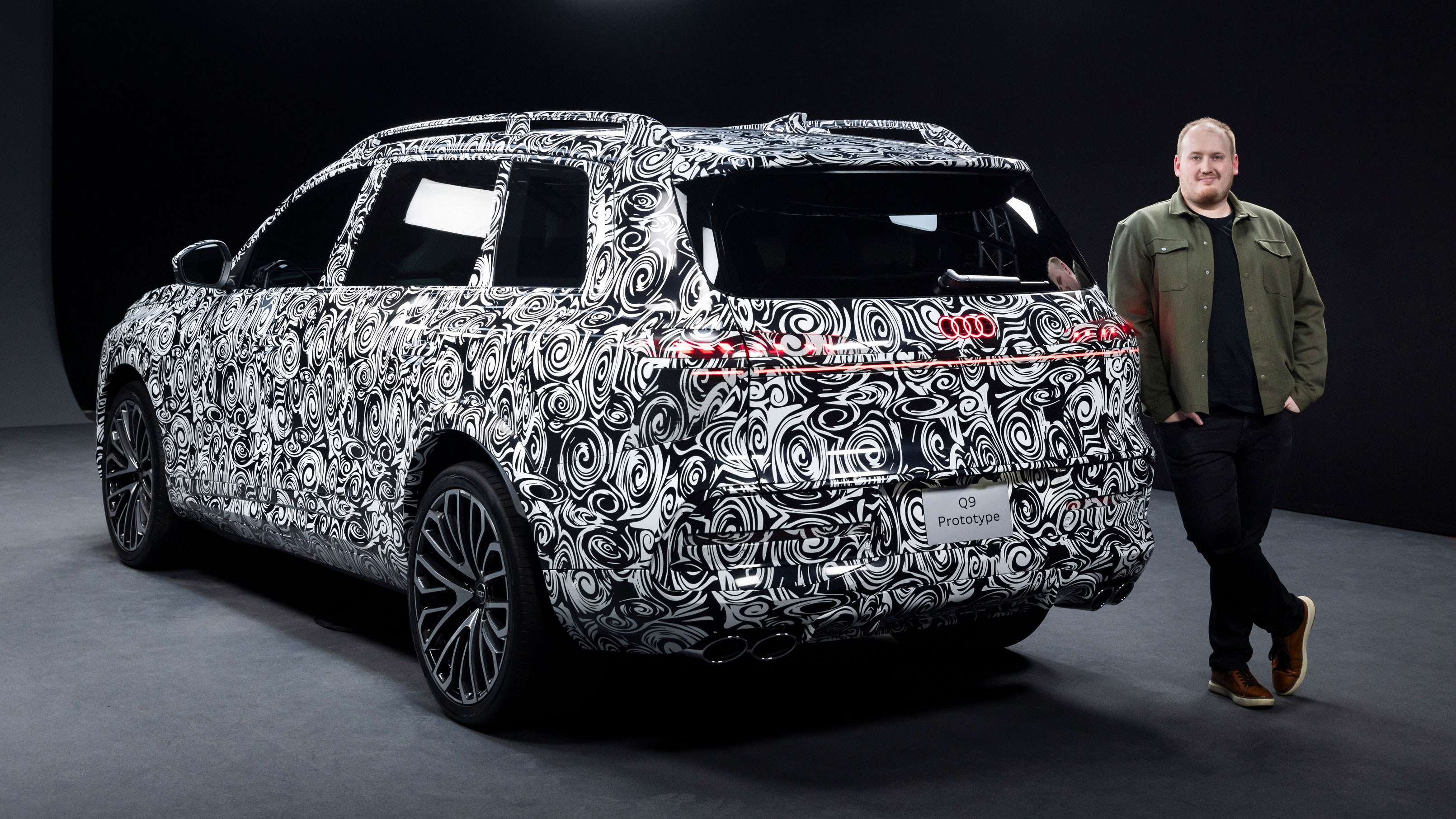 Ellis Hyde - Audi Q9 rear