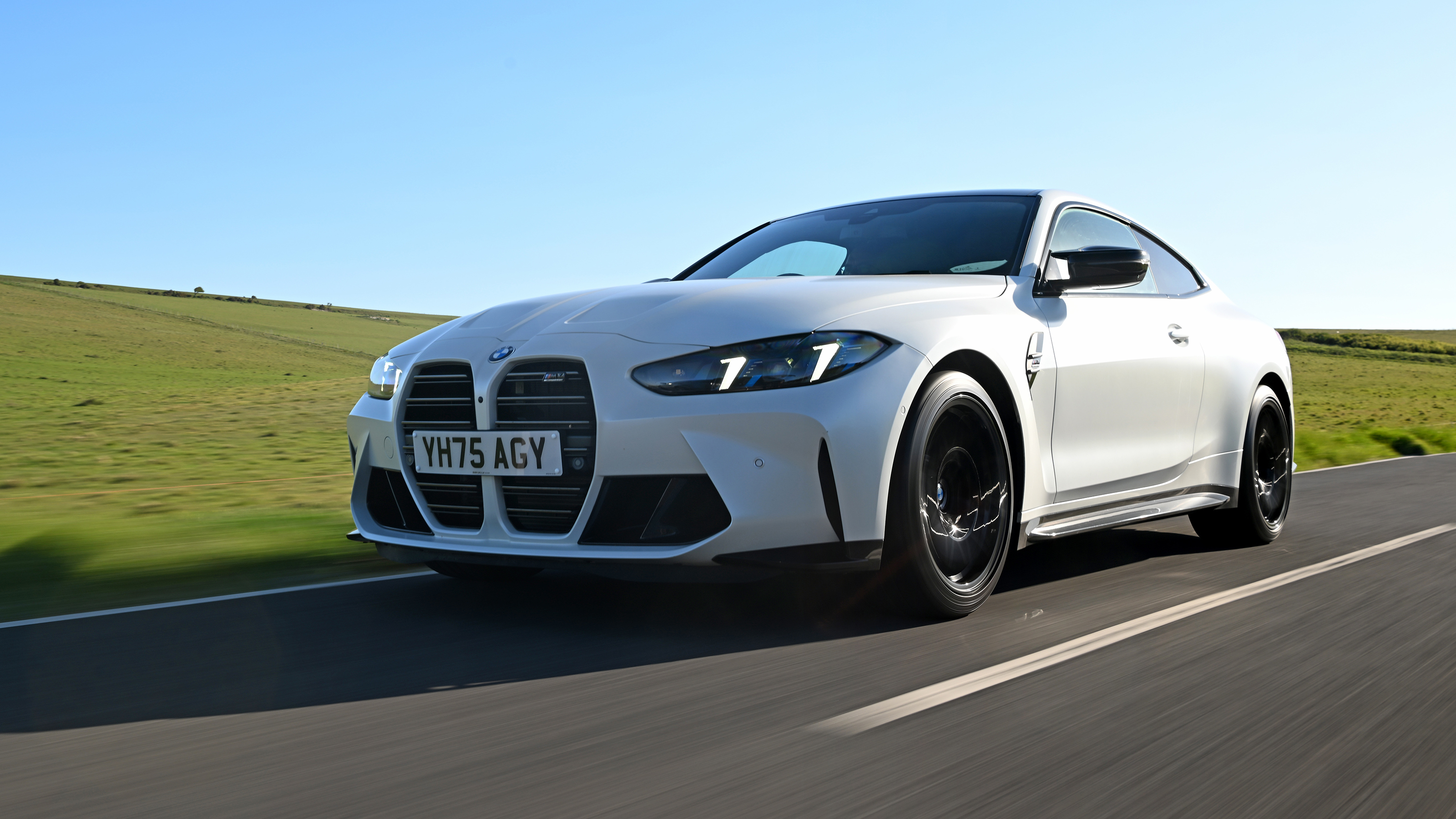 BMW M4 Competition - front tracking