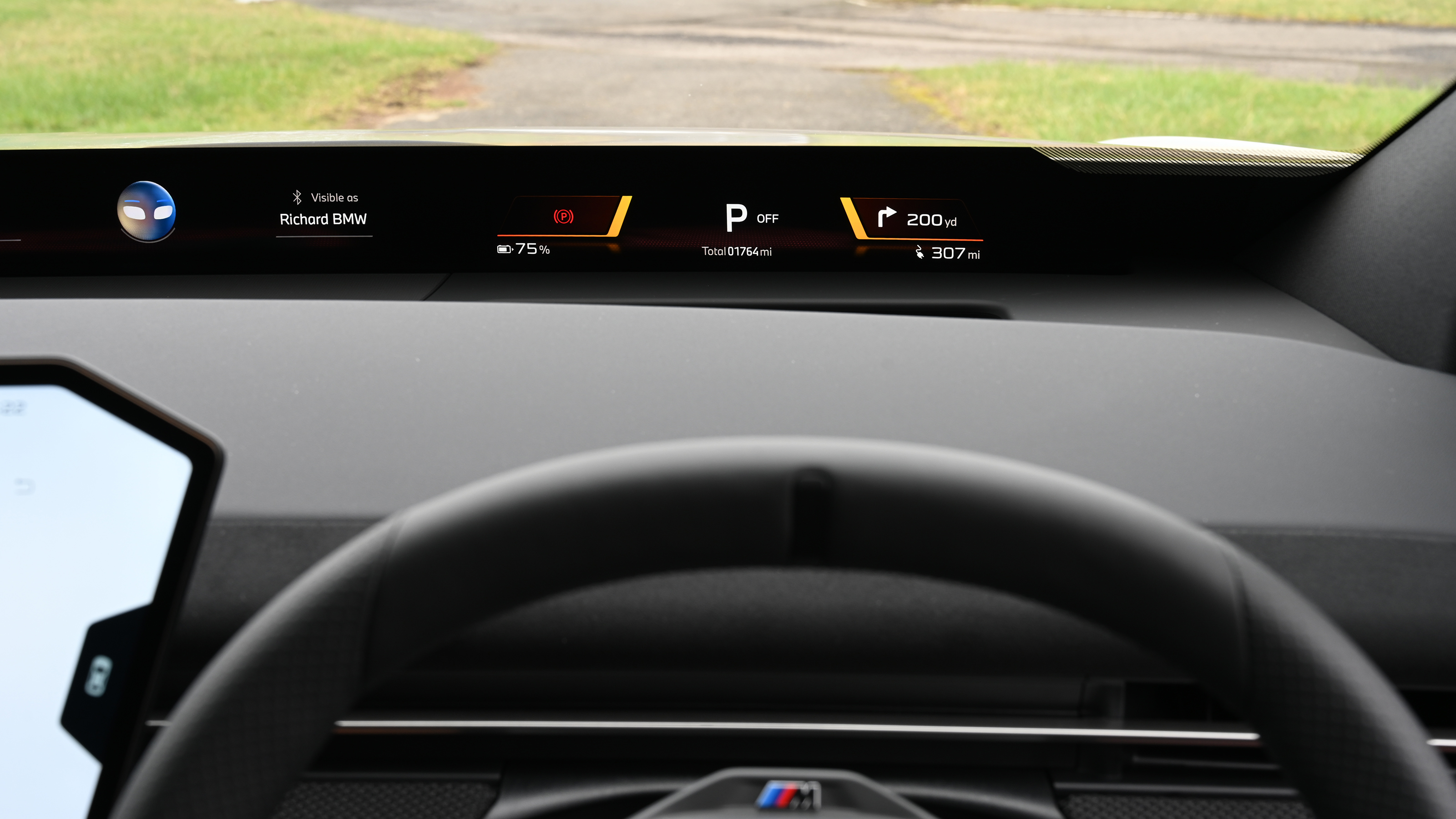 BMW iX3 - driver's display