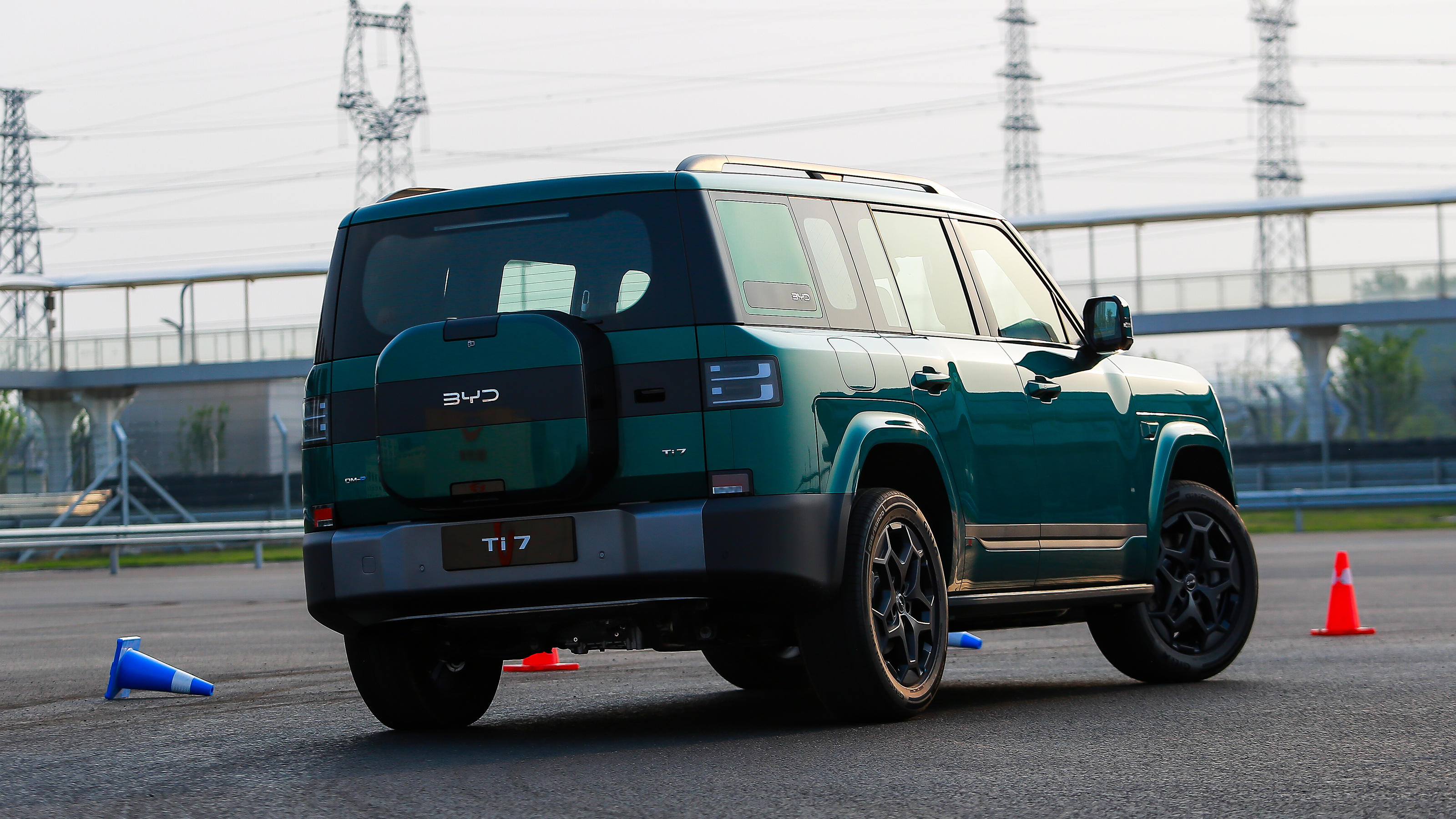 New BYD Ti7 - rear cornering