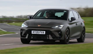 Cupra Leon - front cornering
