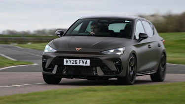 Cupra Leon - front cornering