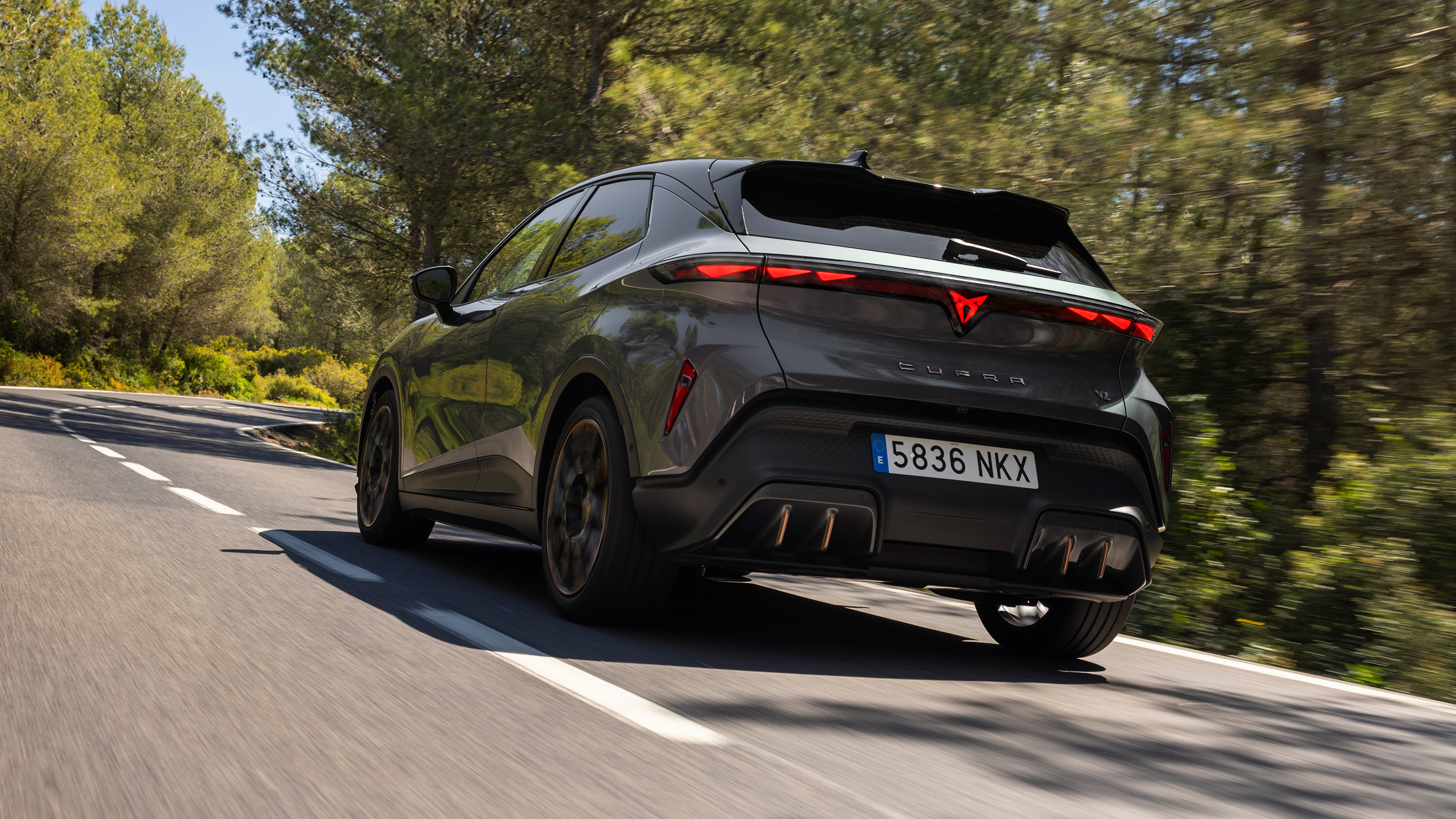 Cupra Raval - rear tracking