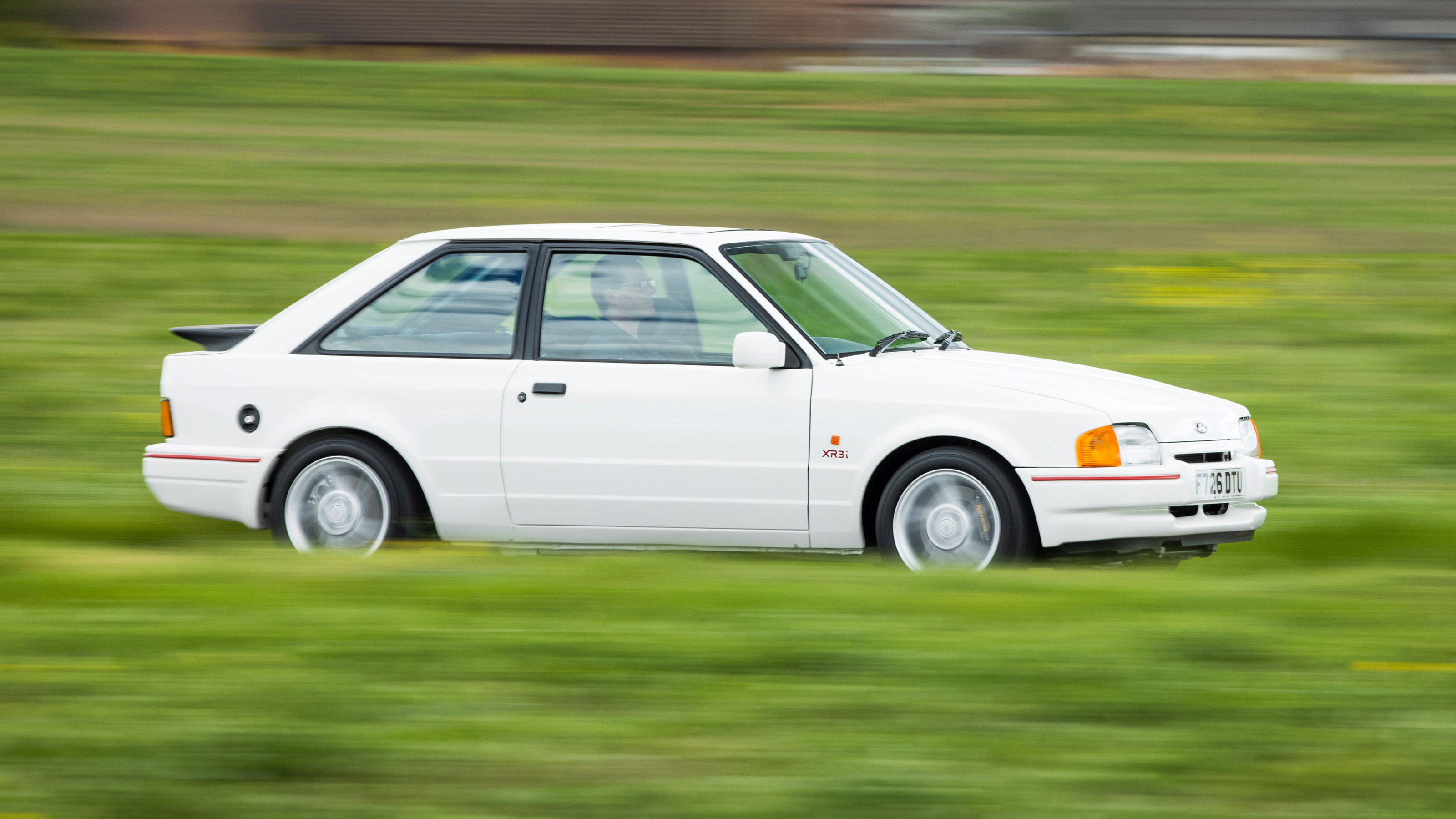 Ford Escort XR3i Tolman Edition - side action
