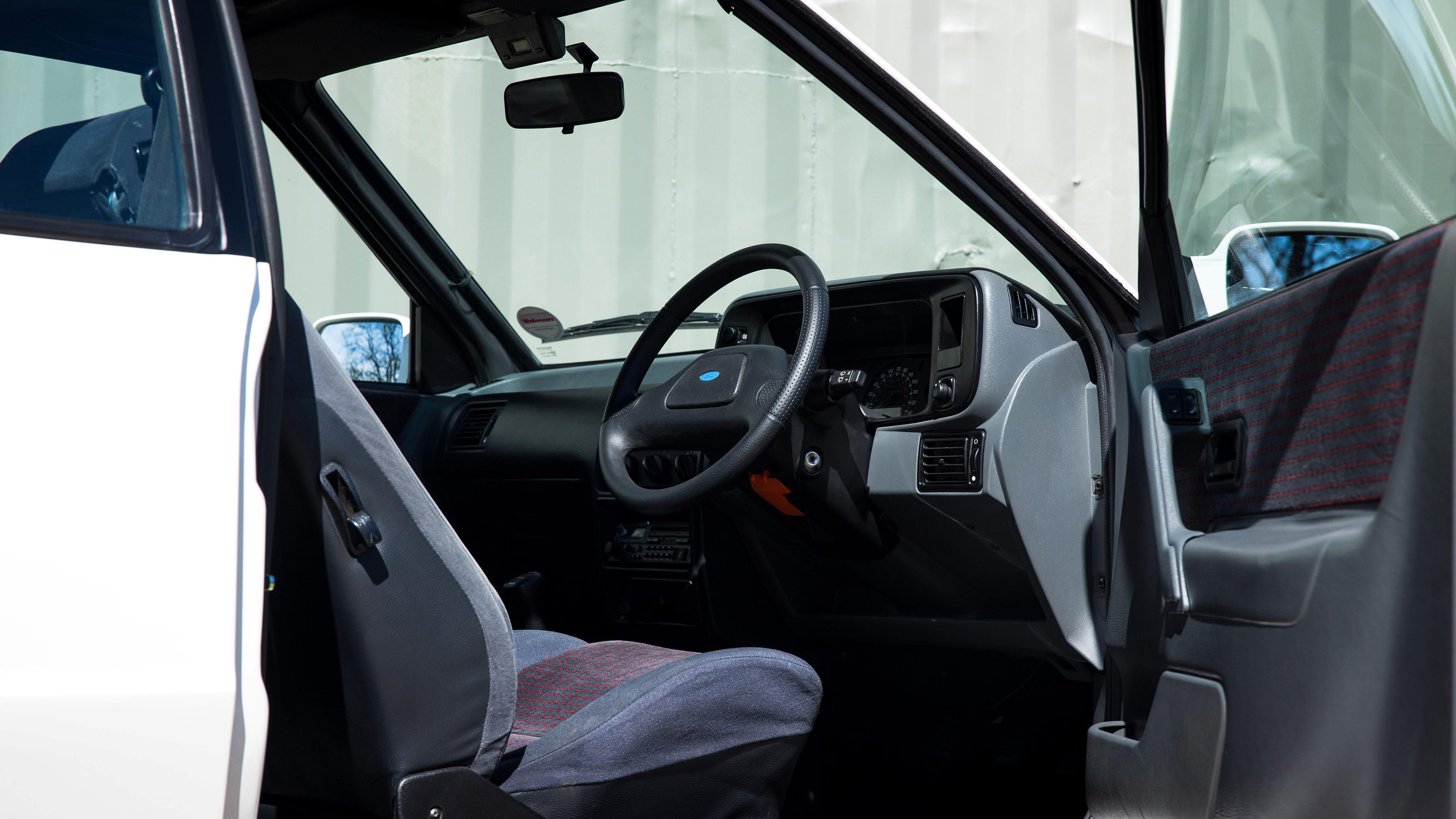 Ford Escort XR3i Tolman Edition - dashboard