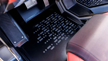 GMC Hummer X concept - floor