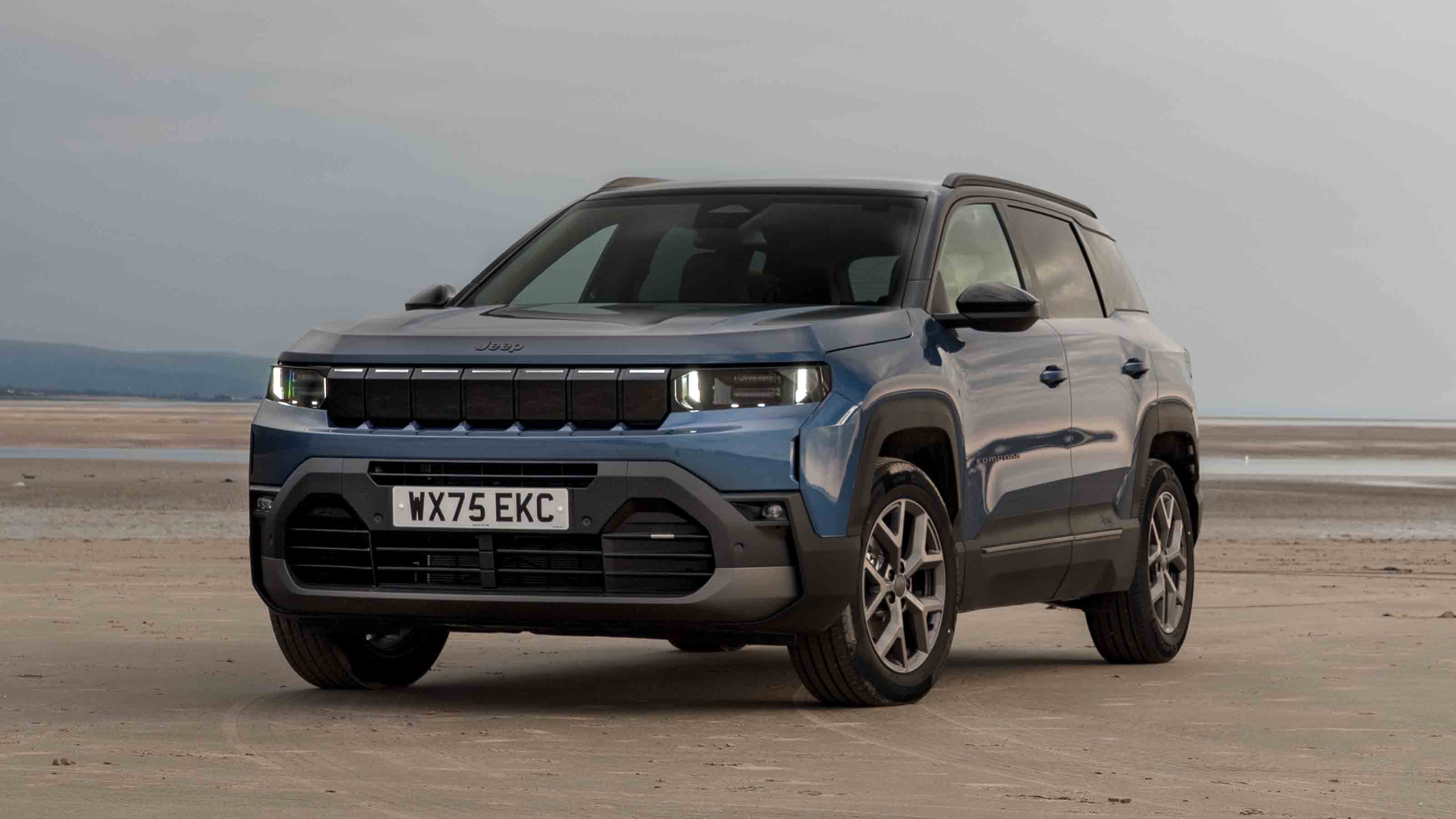 Jeep Compass - front static