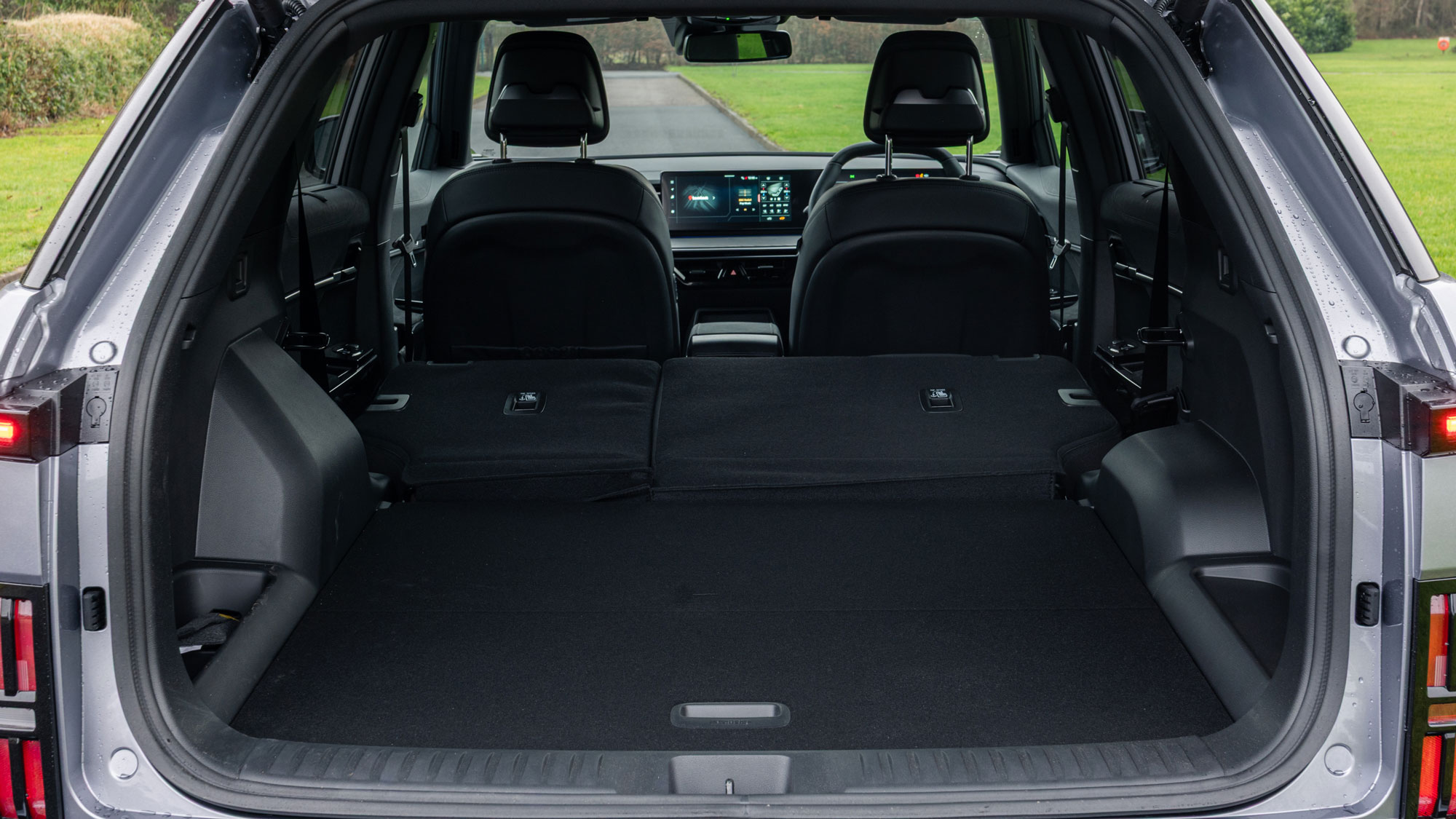 KGM Actyon Hybrid - boot seats down