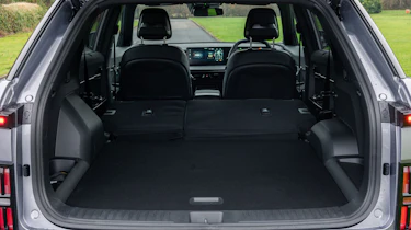 KGM Actyon Hybrid - boot seats down