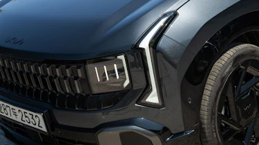 Kia Seltos - front light