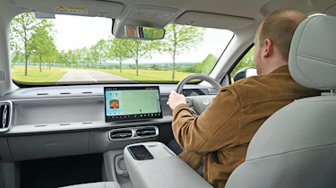 Leapmotor B10 - driving