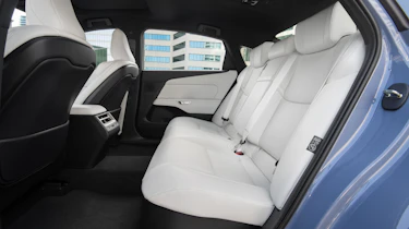 Lexus ES - rear seats