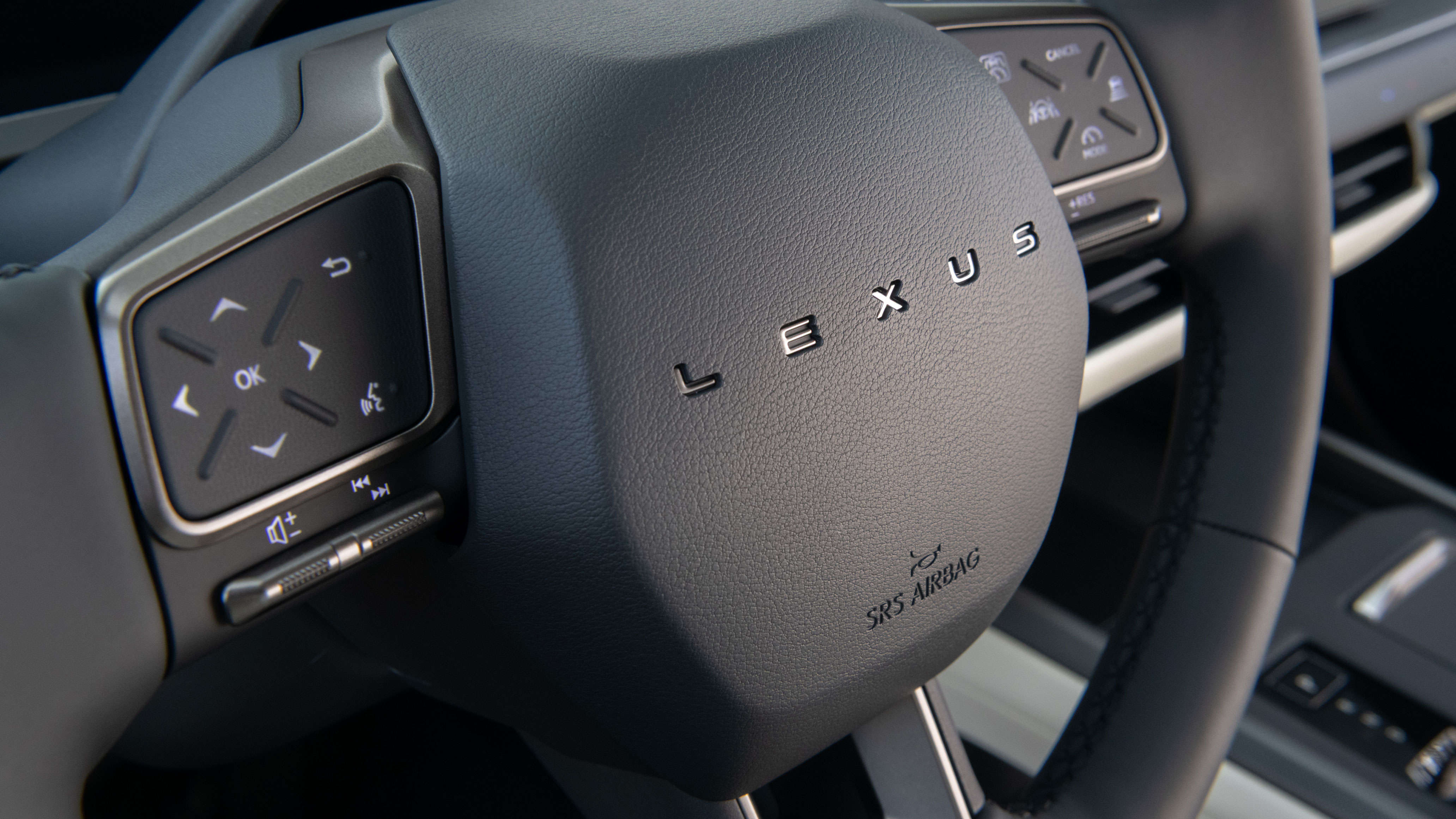 Lexus ES - steering wheel