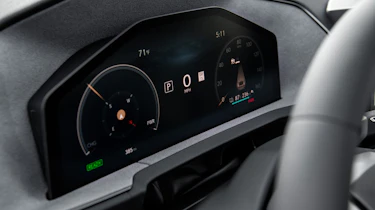 Lexus ES - dials